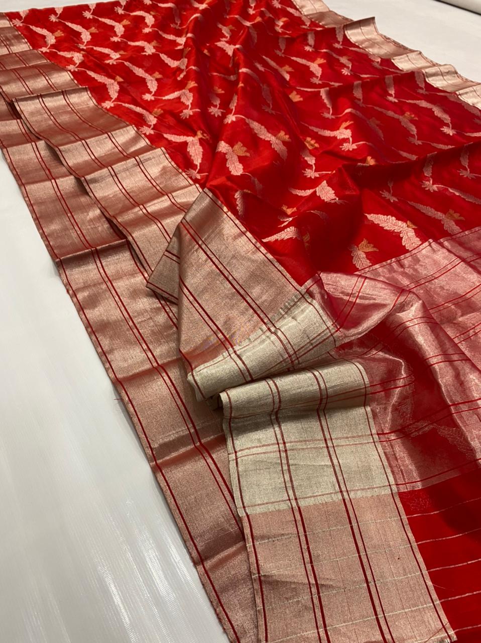 Handwoven Red Bright Red Color Chanderi Pattu Silk Saree - Authentic Chanderi silk sarees Chanderi Saree - View 3