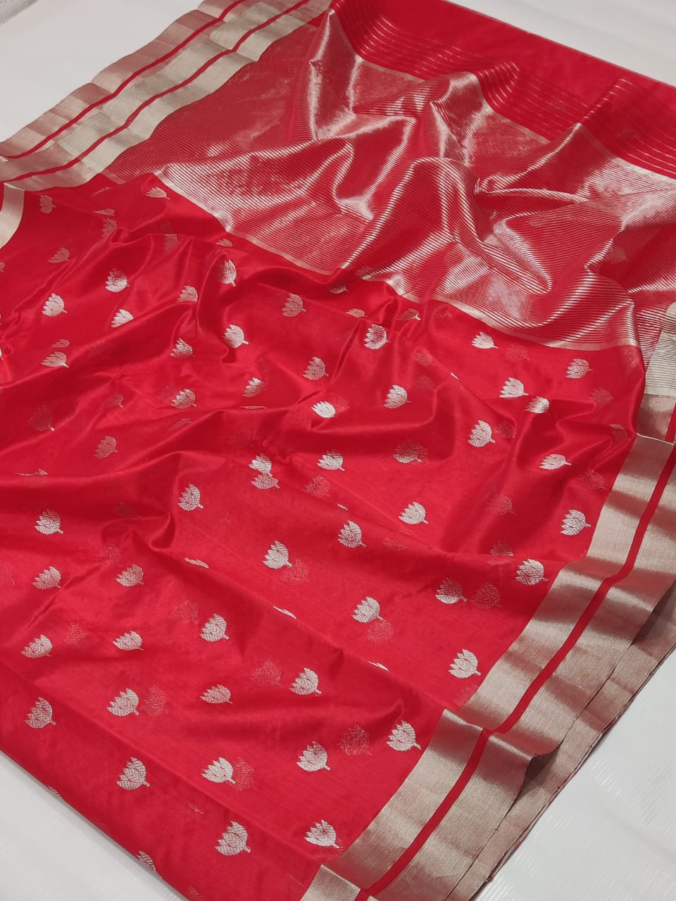 Handwoven Cardinal Color Chanderi Pattu Silk Saree - Authentic Chanderi silk sarees Chanderi Saree - View 2