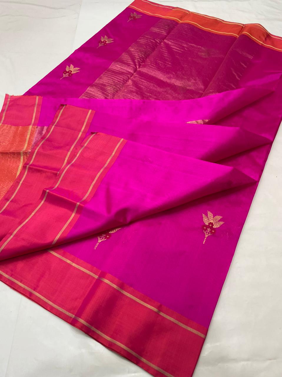 Handwoven Pink Cardinal pink Color Chanderi Pattu Silk Saree - Authentic Chanderi silk sarees Chanderi Saree - View 3