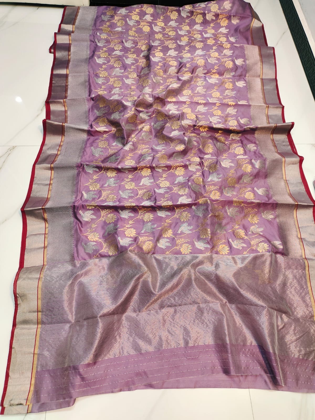Handwoven Silver Elegant Lilac Mauve with Silver Bird Motifs and Zari Border Chanderi Pattu Silk Saree - Authentic Chanderi silk sarees Chanderi Saree - View 1