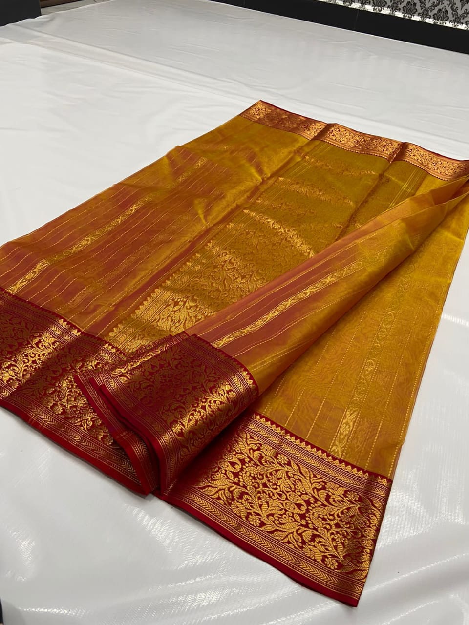 Handwoven Gold Rich Gold Color Organza Chanderi Katan Silk Saree - Authentic Chanderi silk sarees Chanderi Saree - View 3