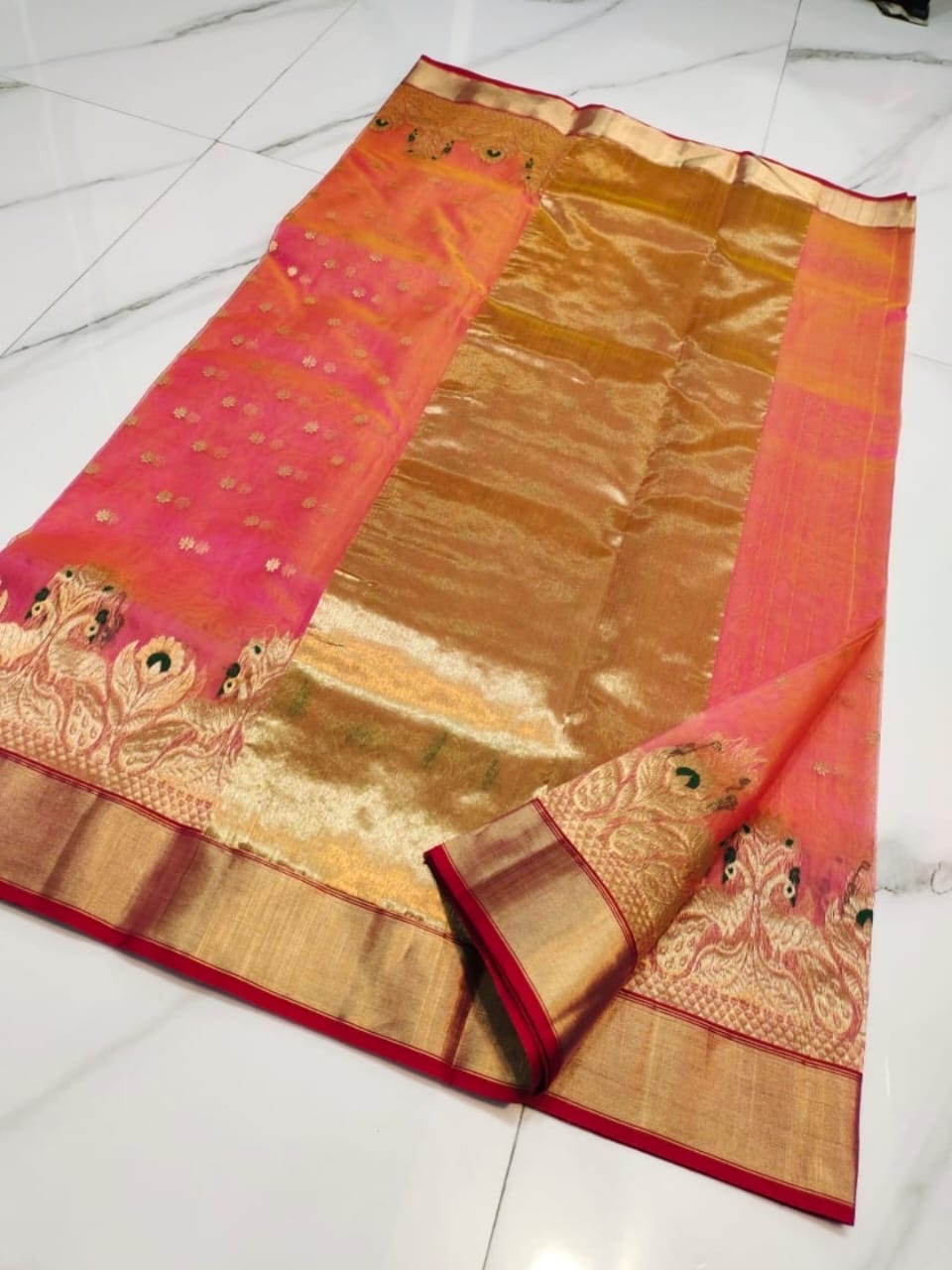 Handwoven Gold Rich Gold and Vibrant pinkOrganza Chanderi Katan Silk Saree - Authentic Chanderi silk sarees Chanderi Saree - View 2