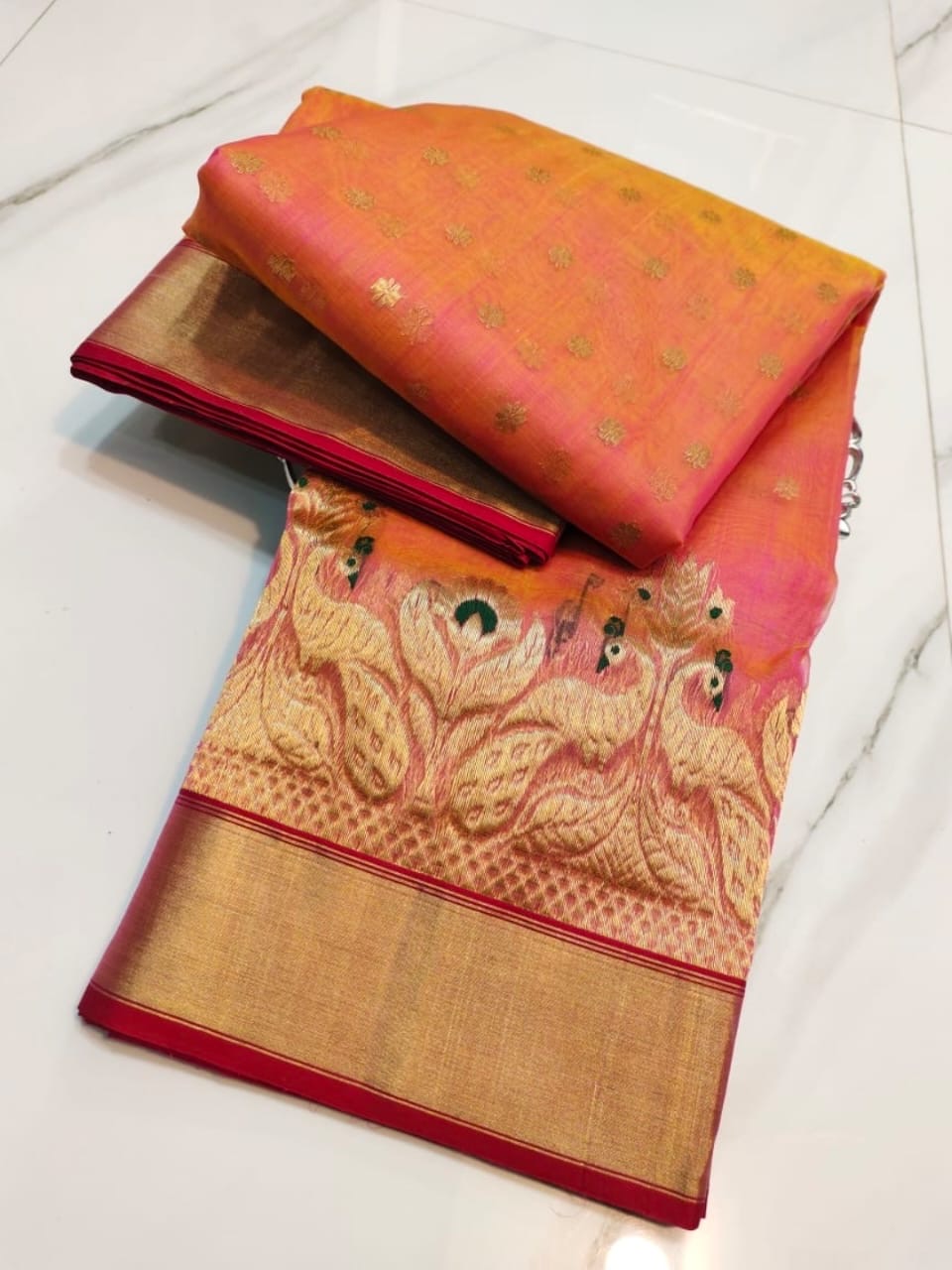 Handwoven Gold Rich Gold and Vibrant pinkOrganza Chanderi Katan Silk Saree - Authentic Chanderi silk sarees Chanderi Saree - View 3
