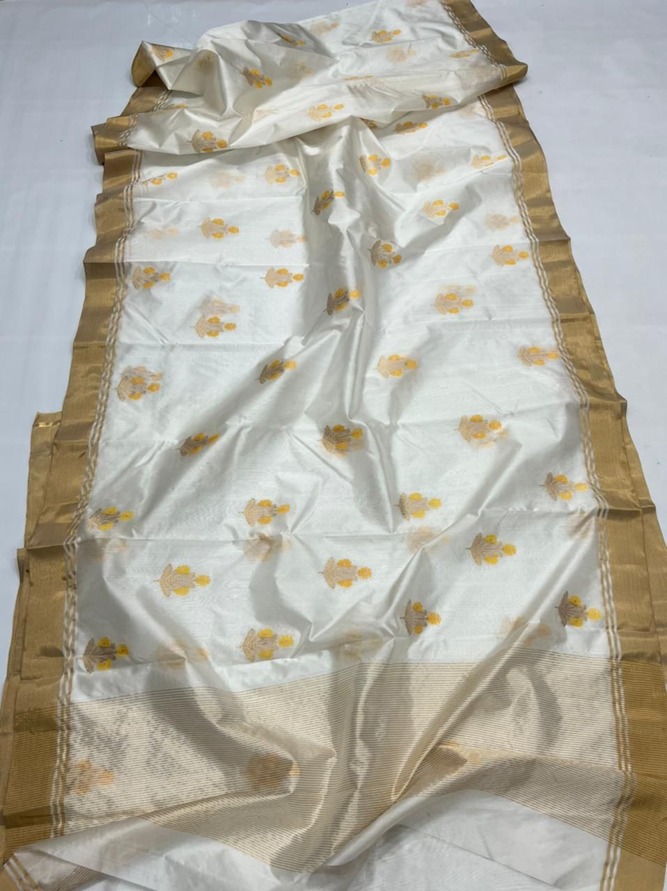 Handwoven Tiara Color Chanderi Pattu Silk Saree - Authentic Chanderi silk sarees Chanderi Saree - View 2