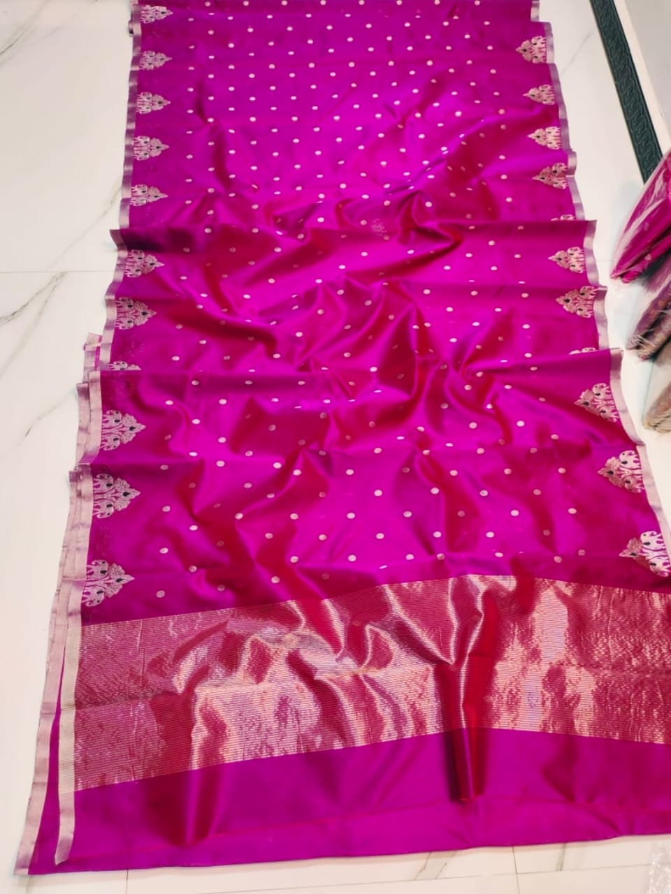 Handwoven Pink Vibrant Bright Pink Chanderi Pattu Silk Saree - Authentic Chanderi silk sarees Chanderi Saree - View 1