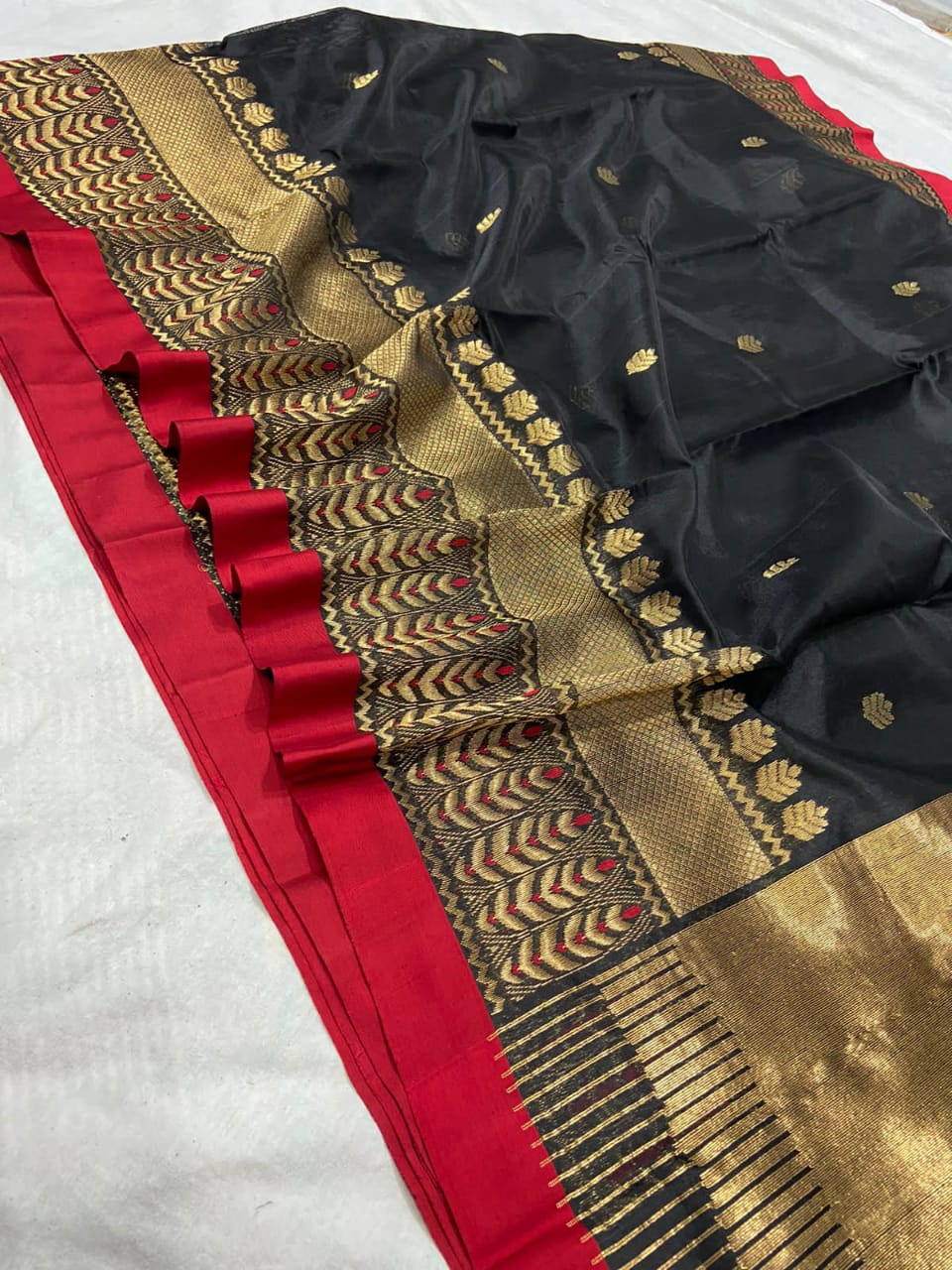 Handwoven Woodsmoke Color Chanderi Pattu Silk Saree - Authentic Chanderi silk sarees Chanderi Saree - View 2