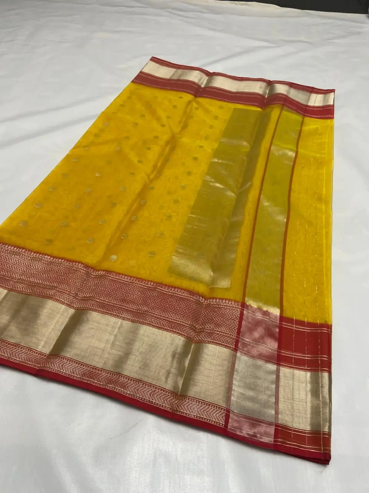 Handwoven Yellow  Vibrant Yellow Chanderi Katan Silk Saree - Authentic Chanderi Silk Saree Chanderi Saree - View 2