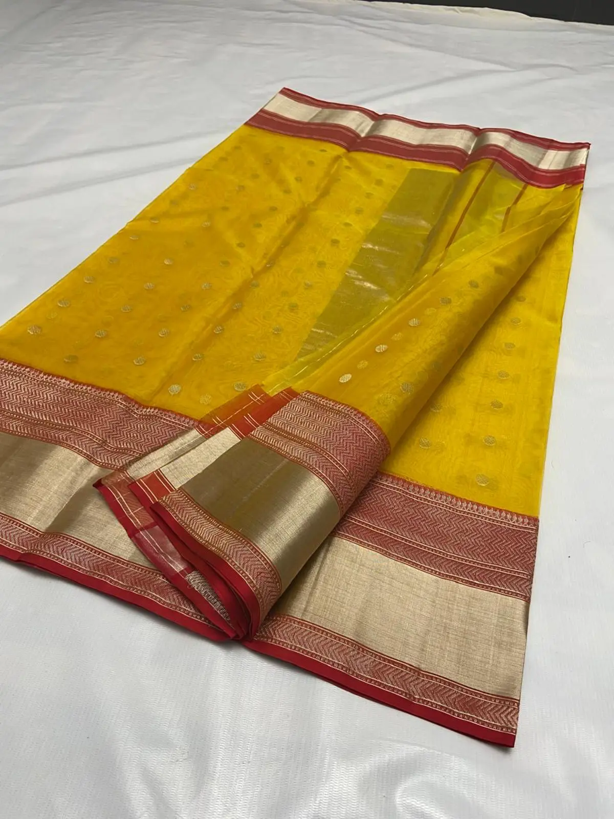 Handwoven Yellow  Vibrant Yellow Chanderi Katan Silk Saree - Authentic Chanderi Silk Saree Chanderi Saree - View 3