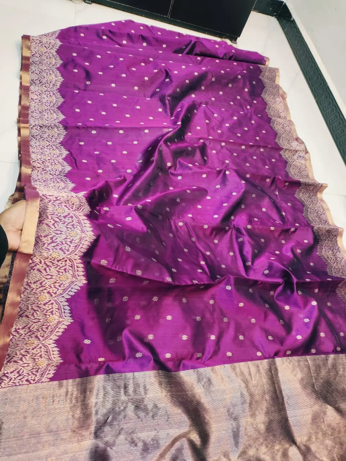 Handwoven Amethyst & Antique Gold Amethyst & Antique Gold Pattu Silk Saree - Authentic Chanderi Silk Saree Chanderi Saree - View 1