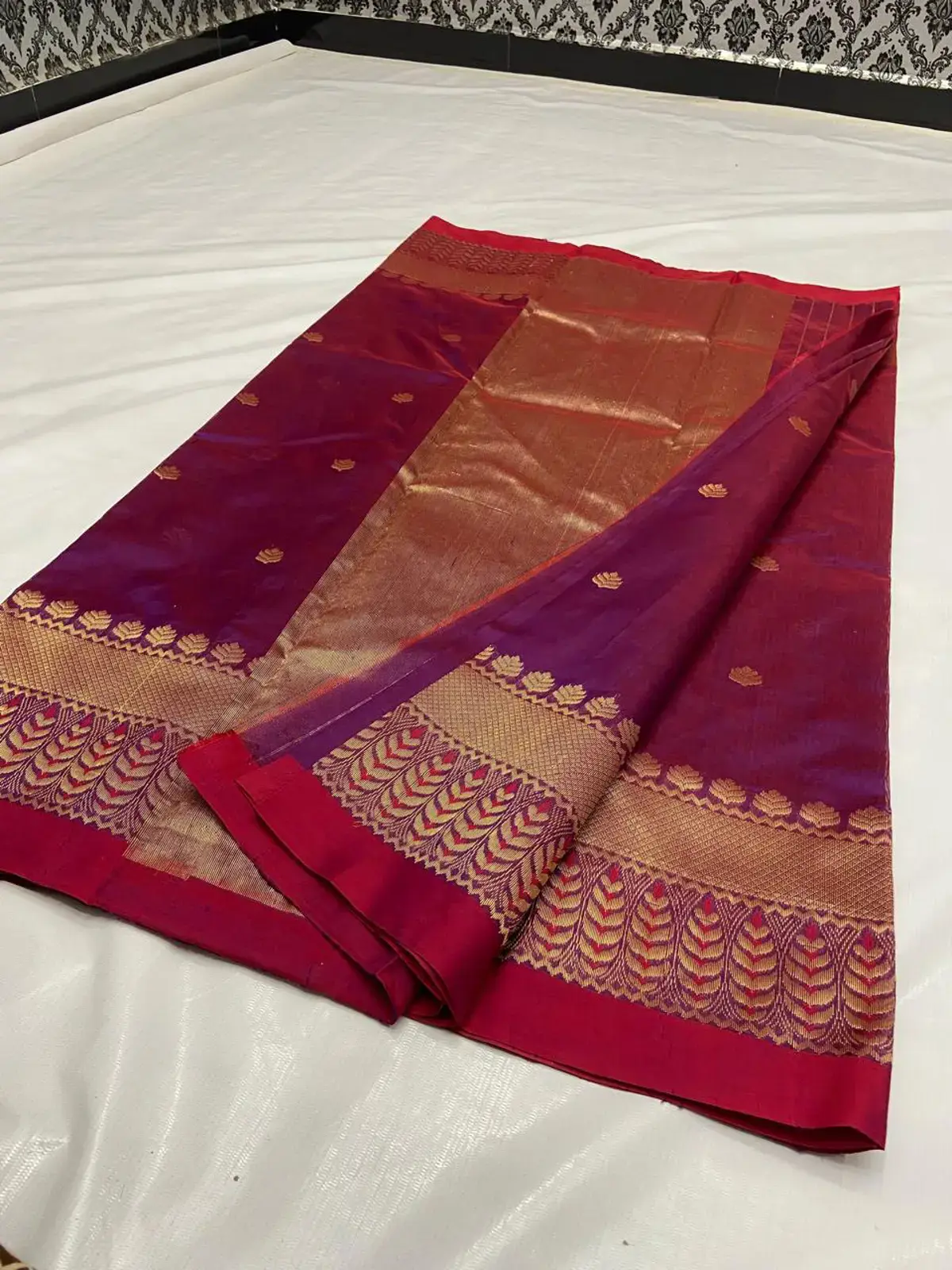 Handwoven Amethyst Bloom & Antique Gold Amethyst Bloom with Delicate Leaf Buttis and Chevron Zari Pattu Silk - Authentic Chanderi Silk Saree Chanderi Saree - View 3