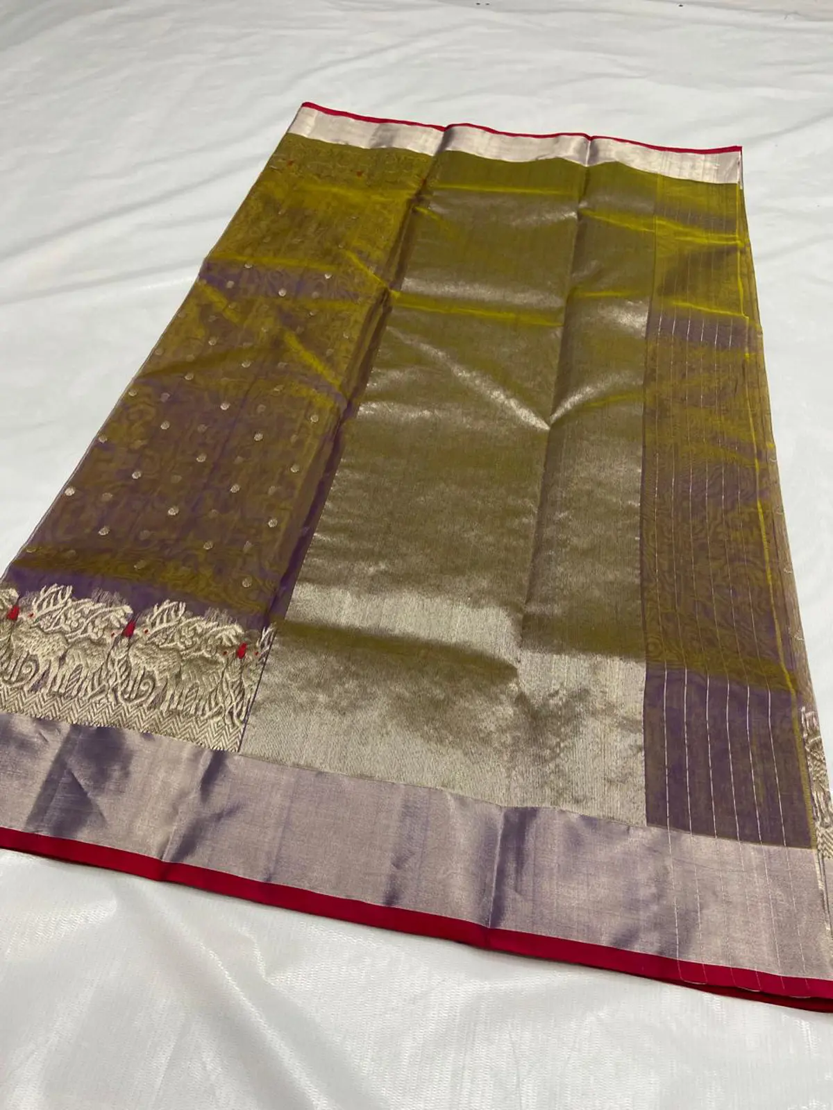 Handwoven Amethyst Dusk & Antique Gold (with Ruby Red accents) Amethyst Dusk & Antique Gold (with Ruby Red accents) Kataan Silk Saree - Authentic Chanderi Silk Saree Chanderi Saree - View 2
