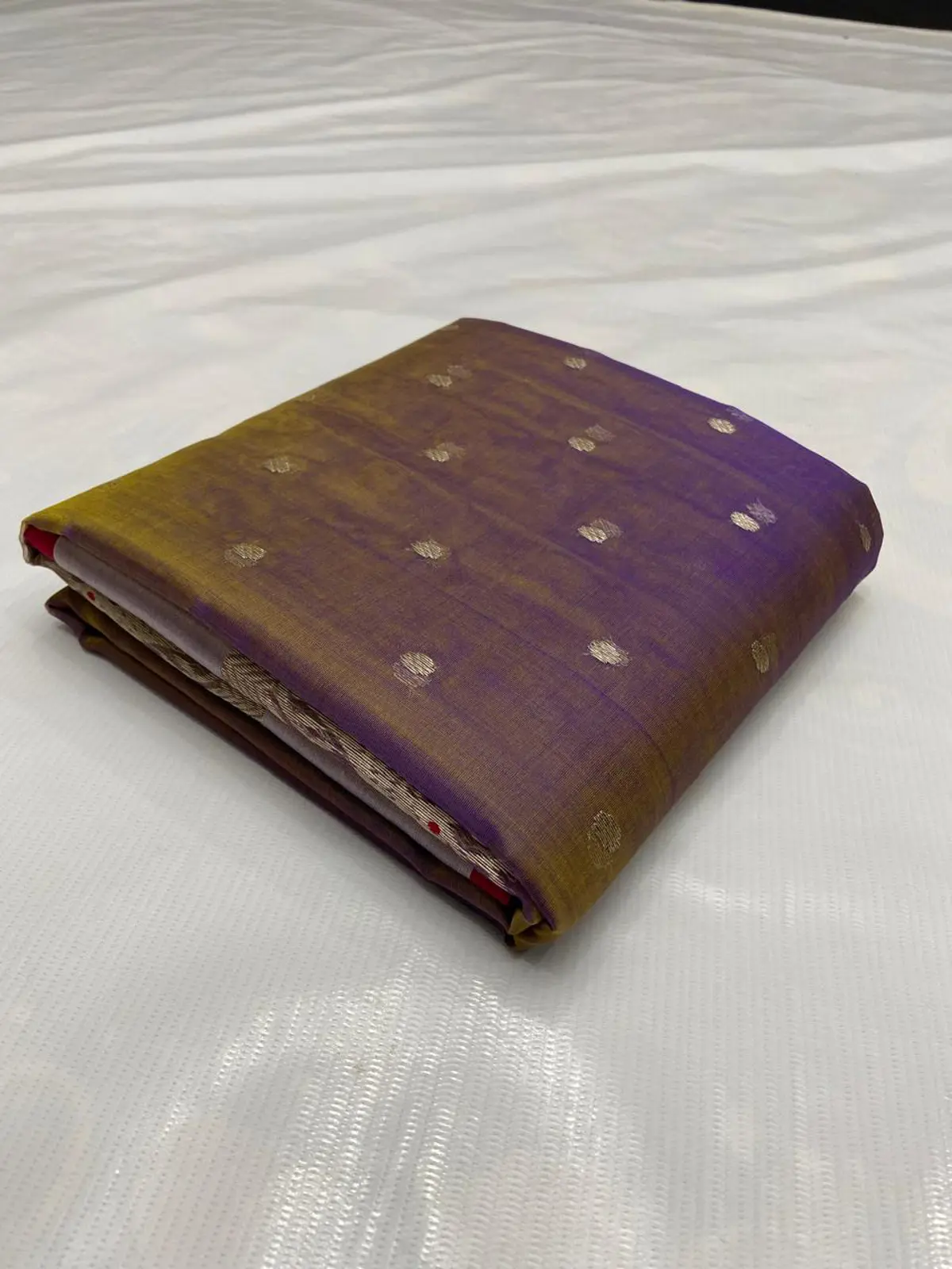 Handwoven Amethyst Dusk & Antique Gold (with Ruby Red accents) Amethyst Dusk & Antique Gold (with Ruby Red accents) Kataan Silk Saree - Authentic Chanderi Silk Saree Chanderi Saree - View 3