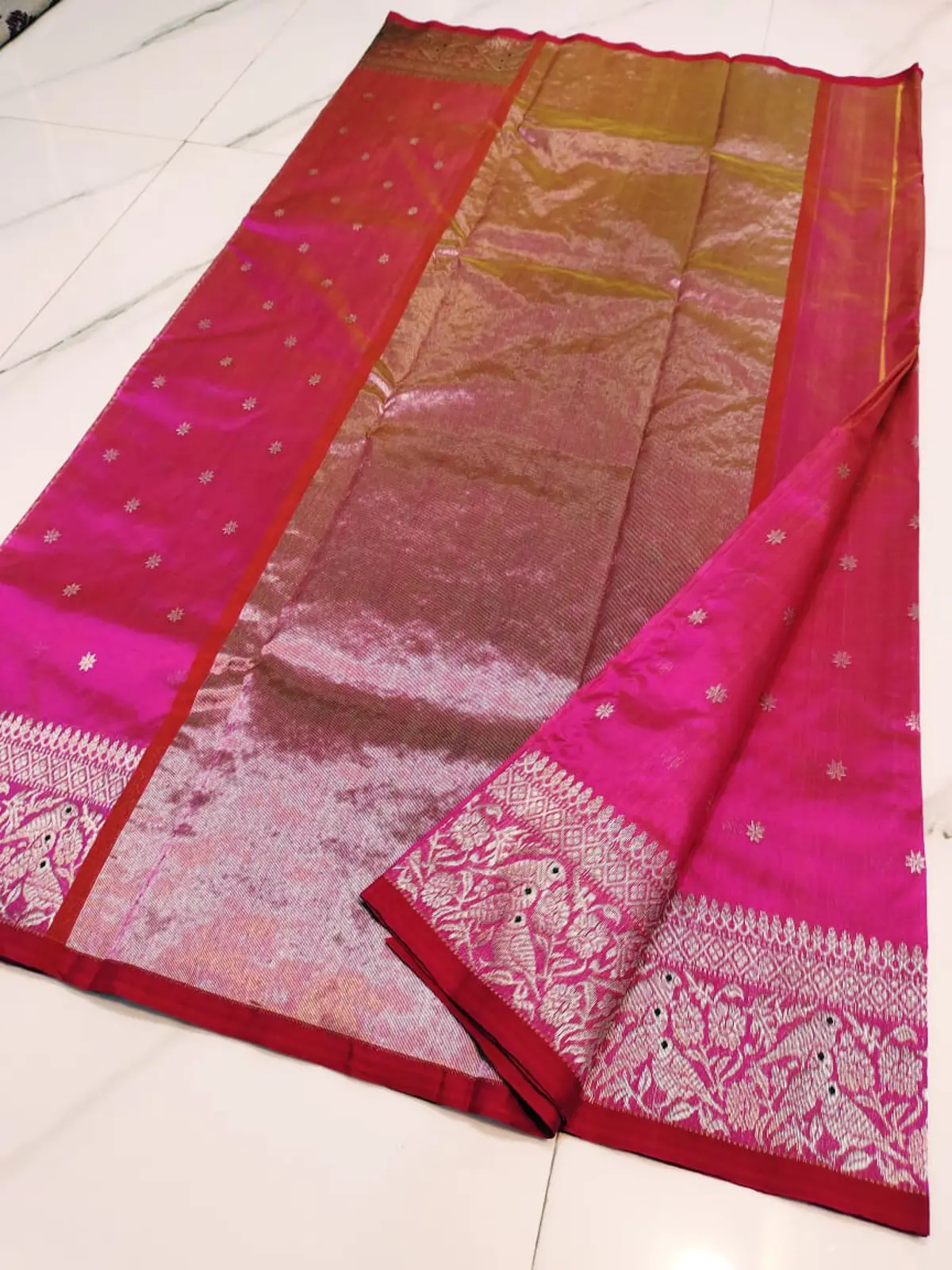Handwoven Cerise Radiance & Heirloom Gold Cerise Radiance with Heirloom Gold Zari Weave Pattu Silk - Authentic Chanderi Silk Saree Chanderi Saree - View 5