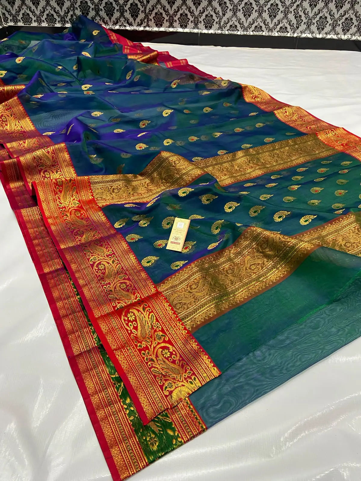 Handwoven Cerulean Teal, Crimson & Antique Gold Cerulean Teal, Crimson & Antique Gold Kataan Silk Saree - Authentic Chanderi Silk Saree Chanderi Saree - View 2