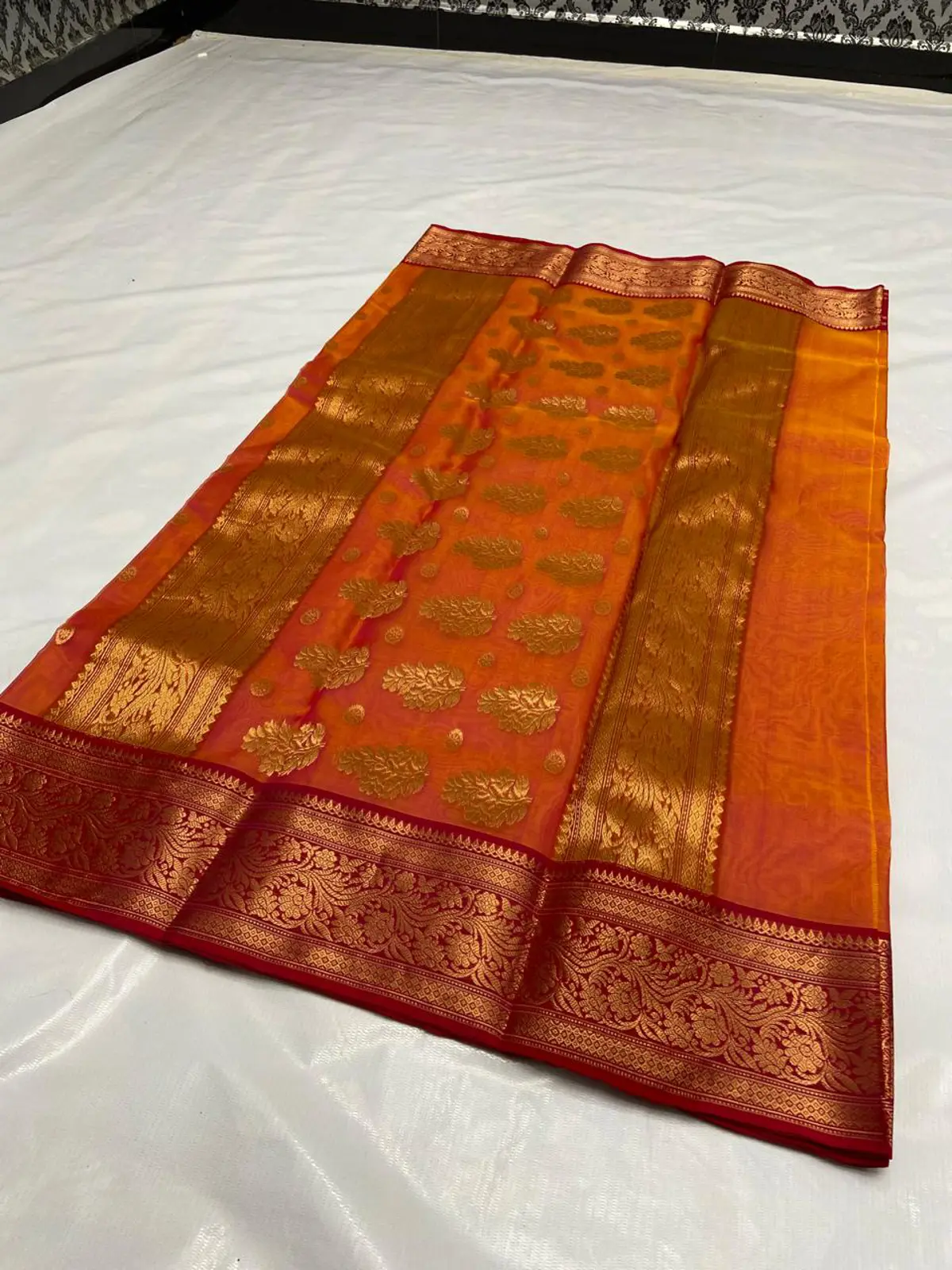 Handwoven Copper Copper Kataan Silk Saree - Authentic Chanderi Silk Saree Chanderi Saree - View 2