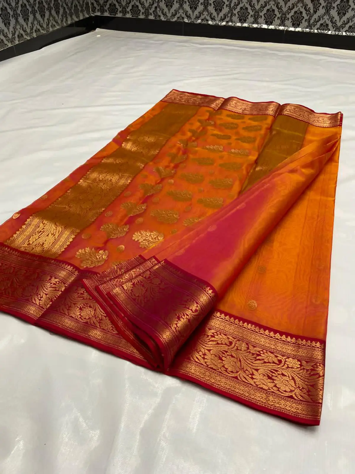 Handwoven Copper Copper Kataan Silk Saree - Authentic Chanderi Silk Saree Chanderi Saree - View 3