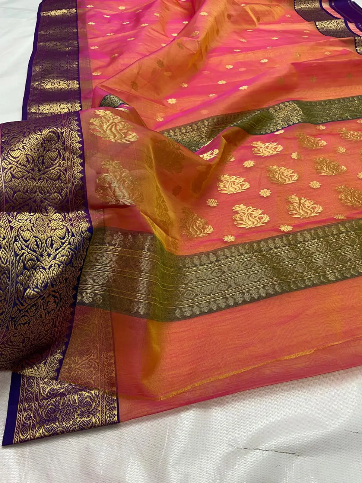 Handwoven Coral Blush, Fuchsia, Plum, and Antique Gold Zari Coral Blush, Fuchsia, Plum, and Antique Gold Zari Kataan Silk Saree - Authentic Chanderi Silk Saree Chanderi Saree - View 2