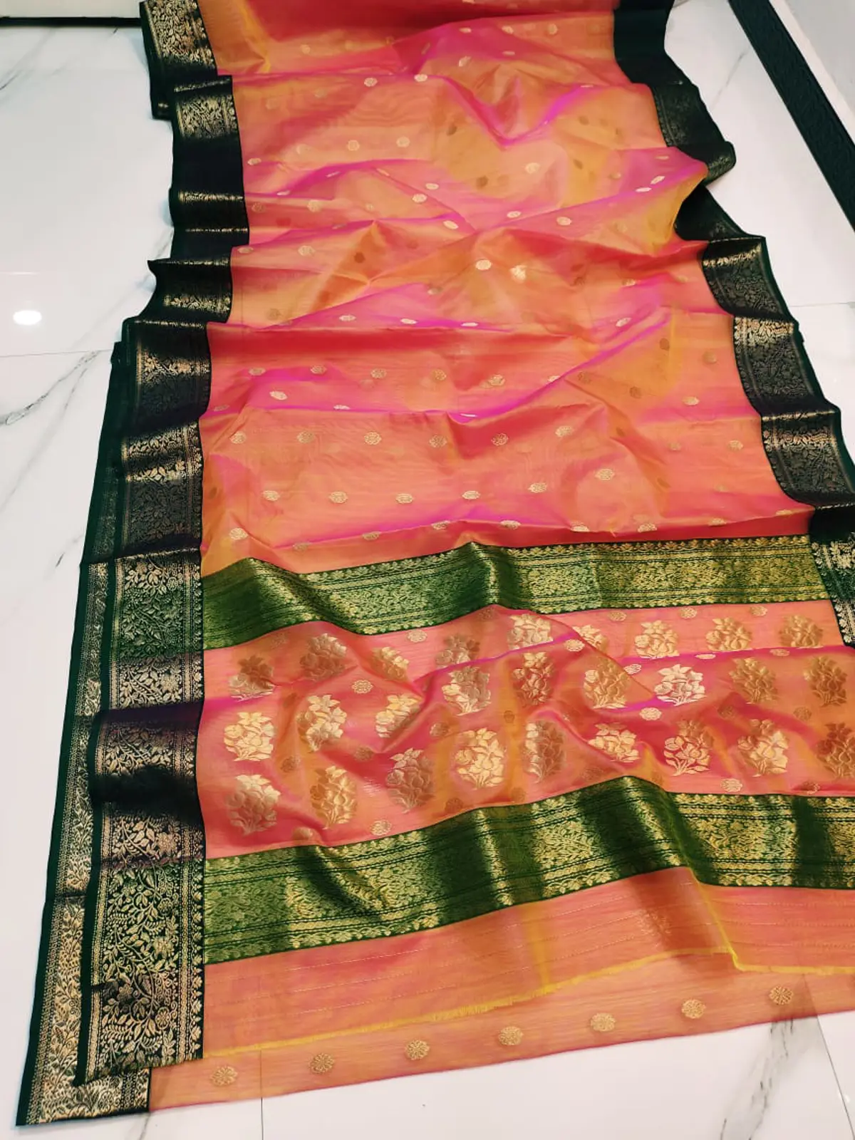 Handwoven Coral Dawn & Emerald Green Coral Dawn & Emerald Green Kataan Silk Saree - Authentic Chanderi Silk Saree Chanderi Saree - View 3