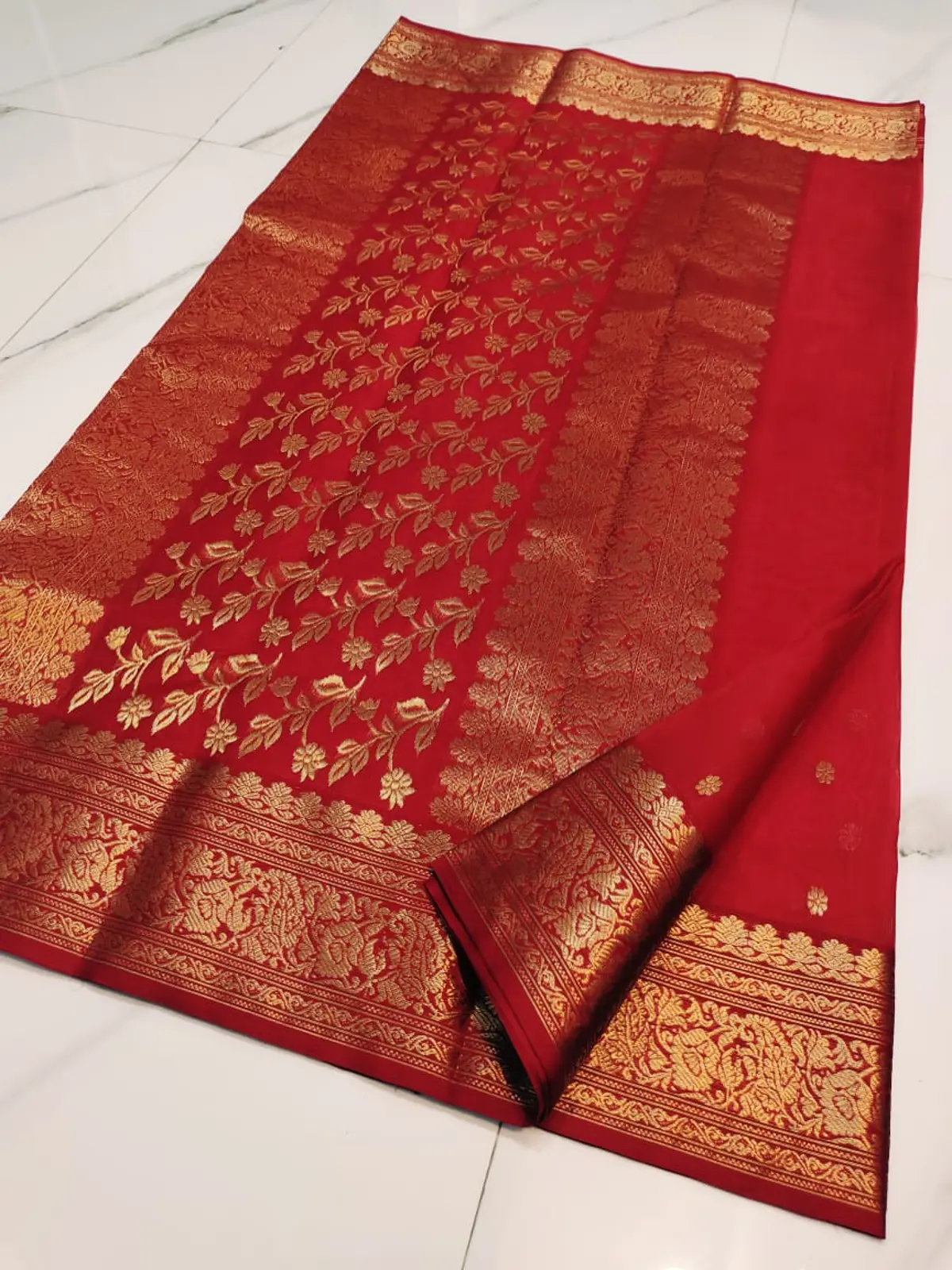 Handwoven Crimson Aura & Luminous Gold Zari Crimson Aura & Luminous Gold Zari Kataan Silk Saree - Authentic Chanderi Silk Saree Chanderi Saree - View 2