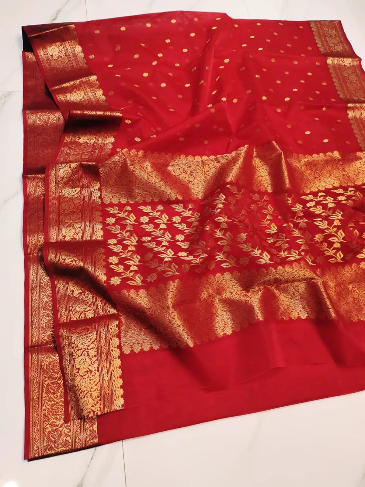 Handwoven Crimson Aura & Luminous Gold Zari Crimson Aura & Luminous Gold Zari Kataan Silk Saree - Authentic Chanderi Silk Saree Chanderi Saree - View 3