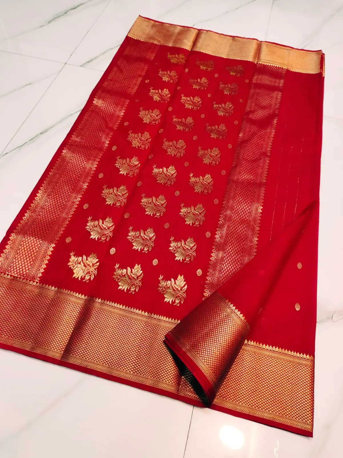 Handwoven Crimson & Antique Gold Crimson Bloom with Antique Gold Floral Jaal Kataan Silk - Authentic Chanderi Silk Saree Chanderi Saree - View 5