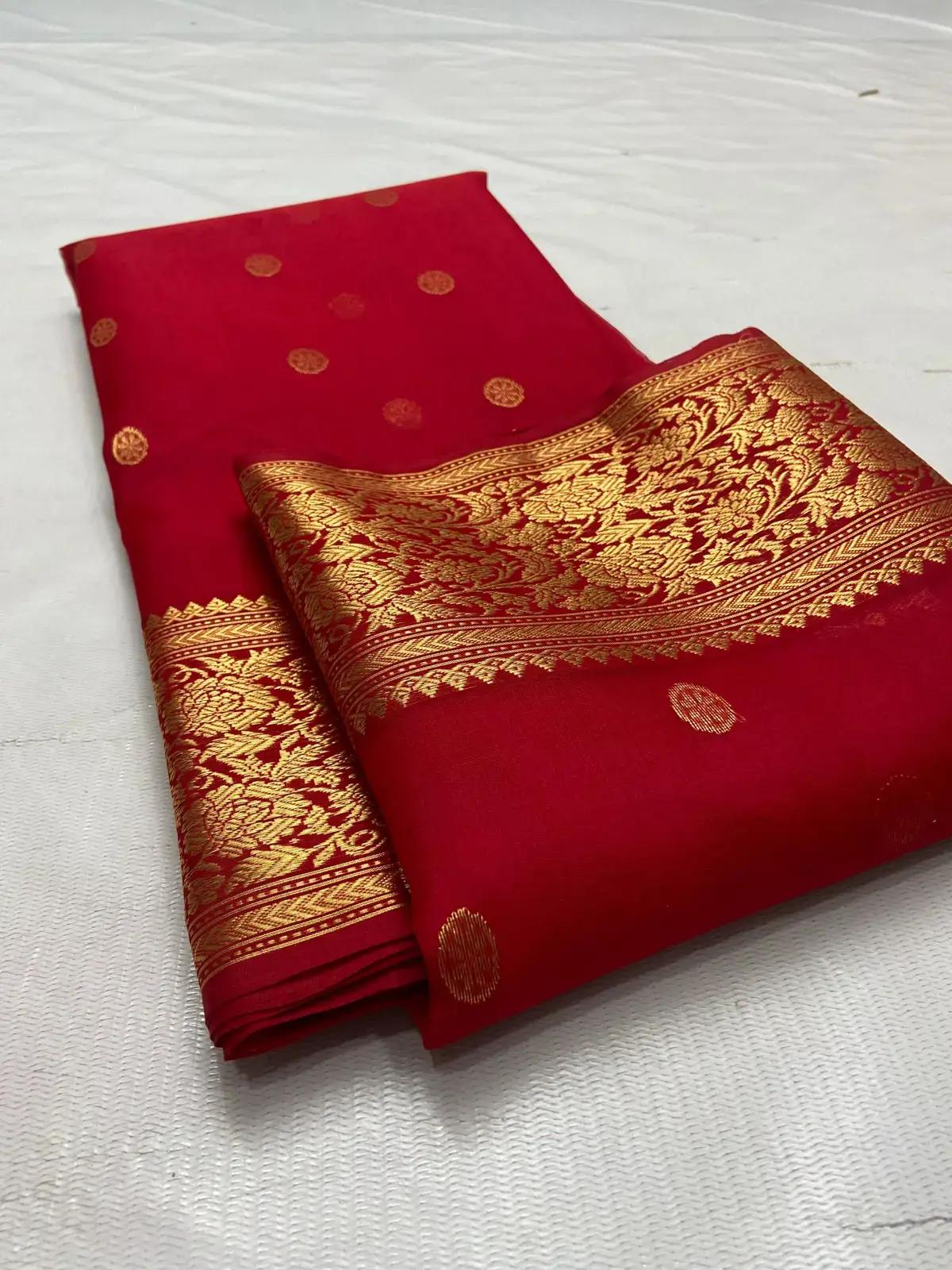 Handwoven Crimson Radiance & Gold Crimson Radiance and Gold Crimson Radiance with Opulent Gold Zari Buttis Chanderi Saree - Authentic Chanderi Silk Saree Chanderi Saree - View 4