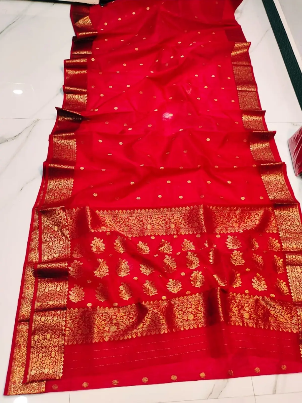 Handwoven Crimson Red & Antique Gold Crimson Radiance with Opulent Gold Zari Weave Kataan Silk - Authentic Chanderi Silk Saree Chanderi Saree - View 3