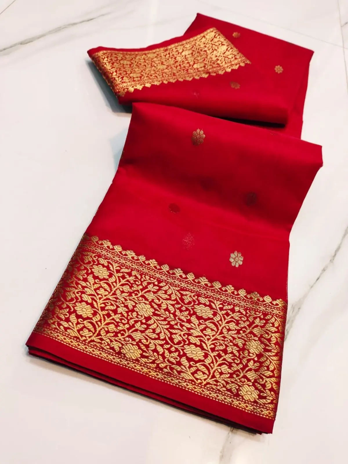 Handwoven Crimson Red & Antique Gold Crimson Radiance with Opulent Gold Zari Weave Kataan Silk - Authentic Chanderi Silk Saree Chanderi Saree - View 5