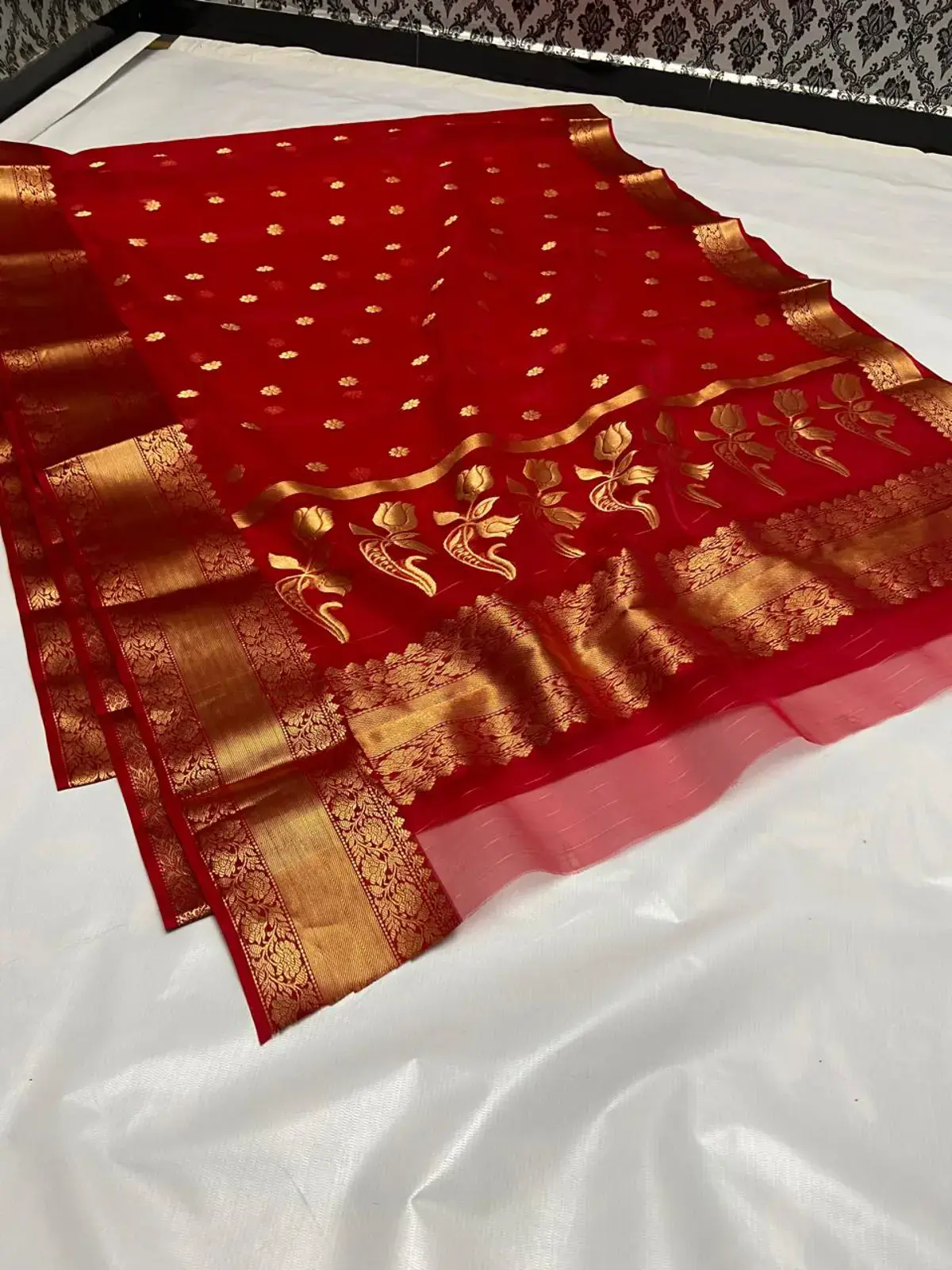 Handwoven Crimson & Antique Gold Crimson Radiance with Opulent Gold Zari Border Chanderi Saree - Authentic Chanderi Silk Saree Chanderi Saree