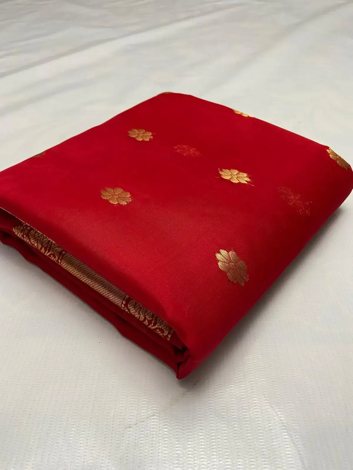Handwoven Crimson & Antique Gold Crimson Radiance with Opulent Gold Zari Border Chanderi Saree - Authentic Chanderi Silk Saree Chanderi Saree - View 5