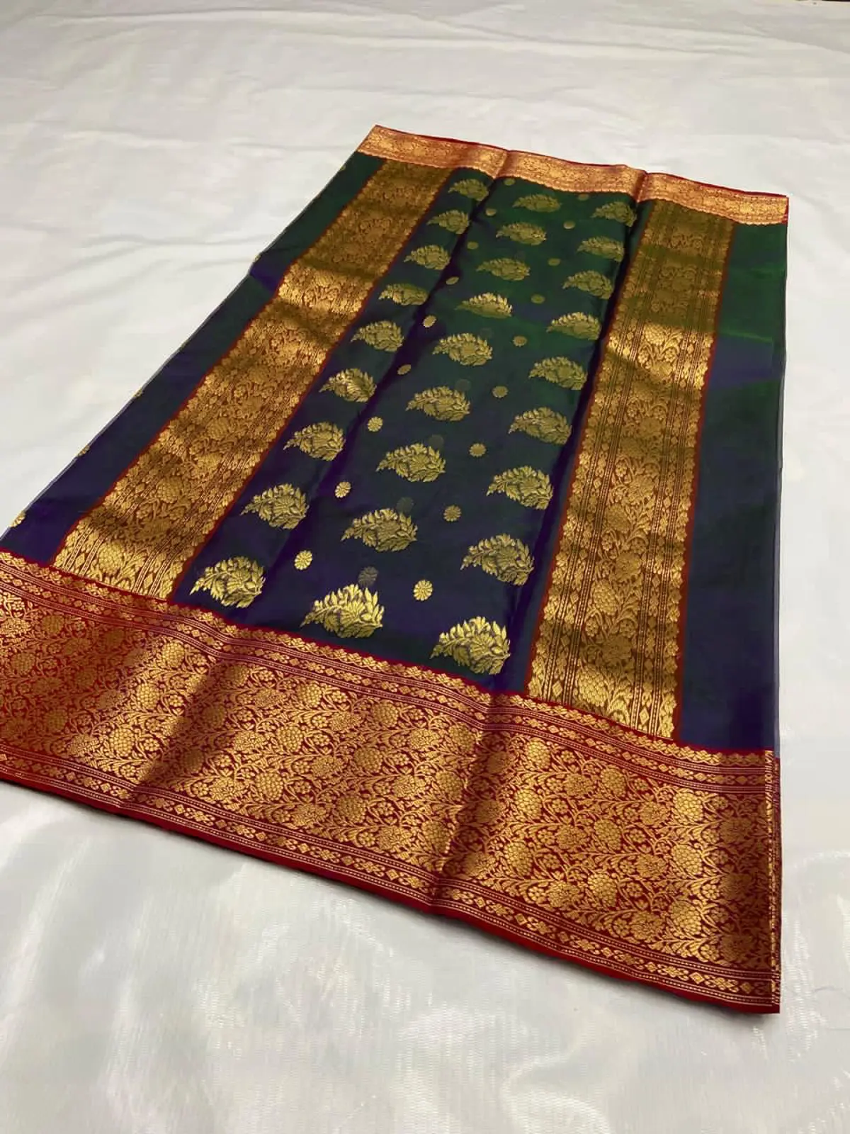 Handwoven Deep Amethyst with Antique Gold & Maroon Zari Deep Amethyst with Antique Gold & Maroon Zari Kataan Silk Saree - Authentic Chanderi Silk Saree Chanderi Saree - View 2