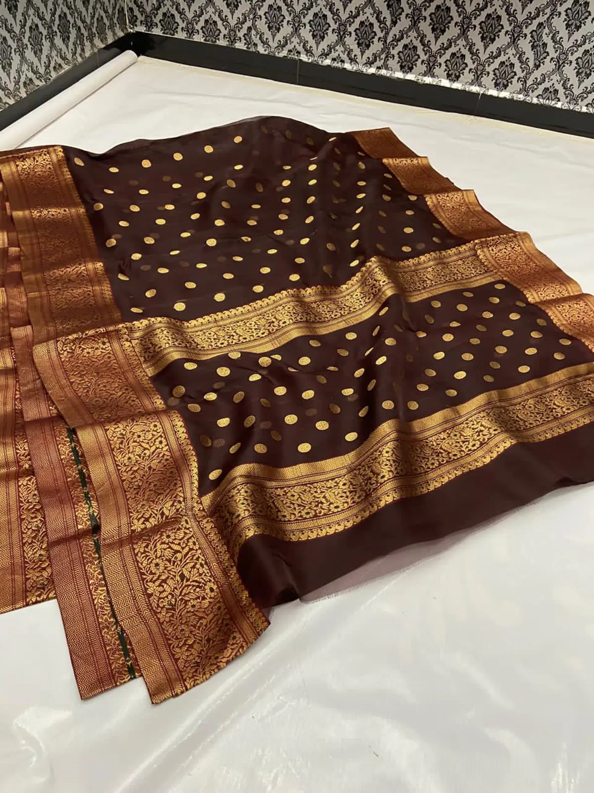 Handwoven Deep Burgundy & Antique Gold Deep Burgundy with Antique Gold Zari Bootis and Floral Border Kataan Silk - Authentic Chanderi Silk Saree Chanderi Saree - View 5