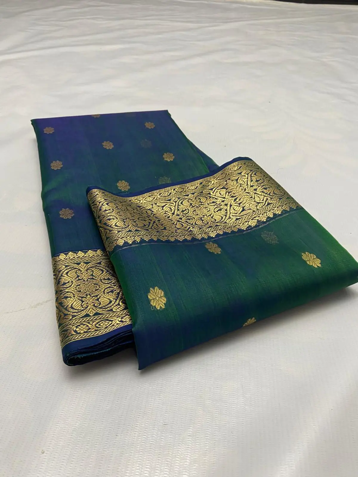 Handwoven Emerald & Midnight Blue with Antique Gold Zari Emerald and Midnight Blue with Antique Gold Floral Booti Kataan Silk - Authentic Chanderi Silk Saree Chanderi Saree - View 2