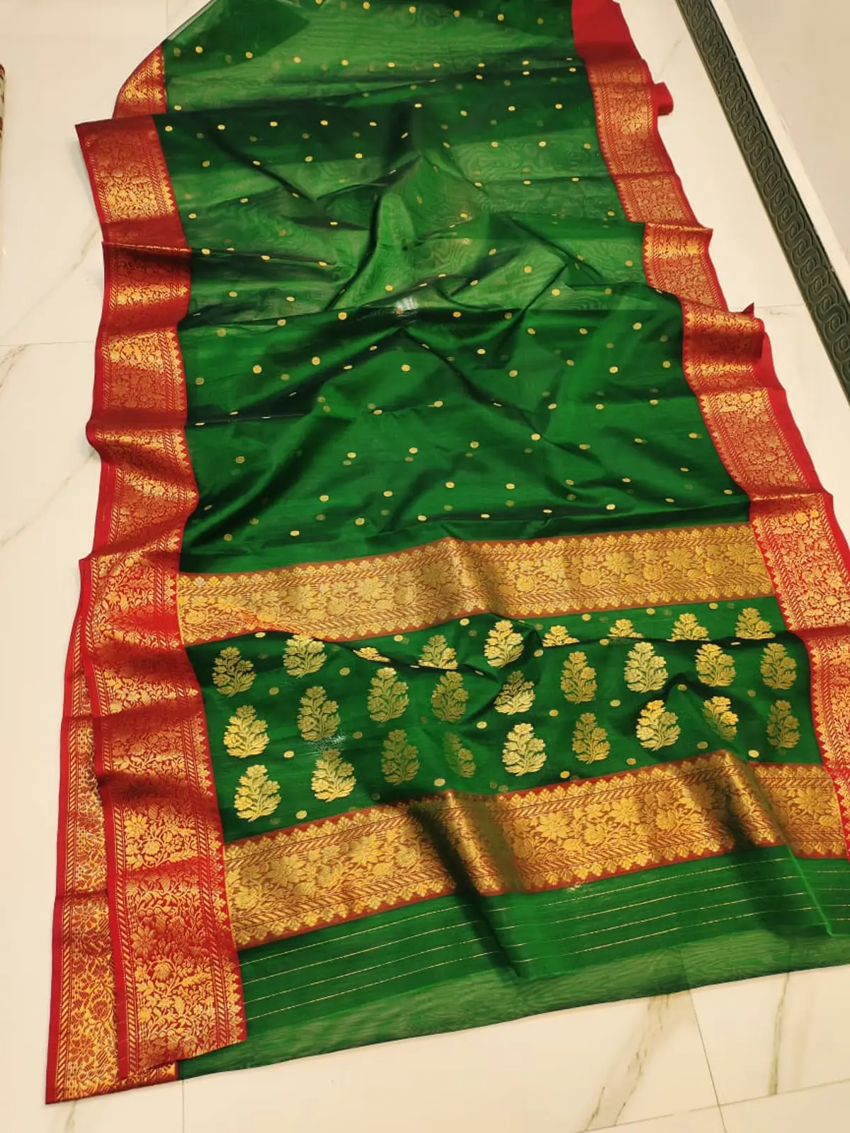 Handwoven Emerald Green Emerald Green with Golden Buti and Border Kataan Silk - Authentic Chanderi Silk Saree Chanderi Saree - View 3