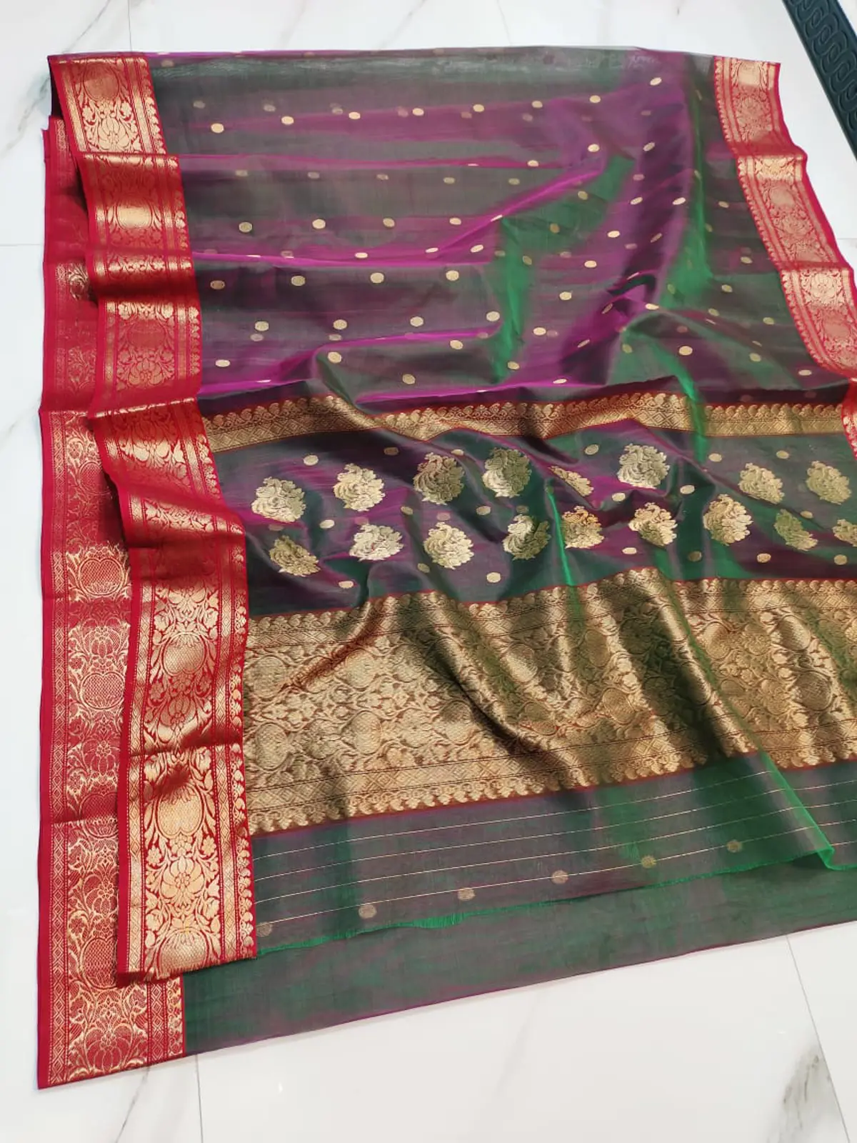 Handwoven Emerald Green Emerald Green with Royal Purple and Gold Zari Kataan Silk - Authentic Chanderi Silk Saree Chanderi Saree - View 4