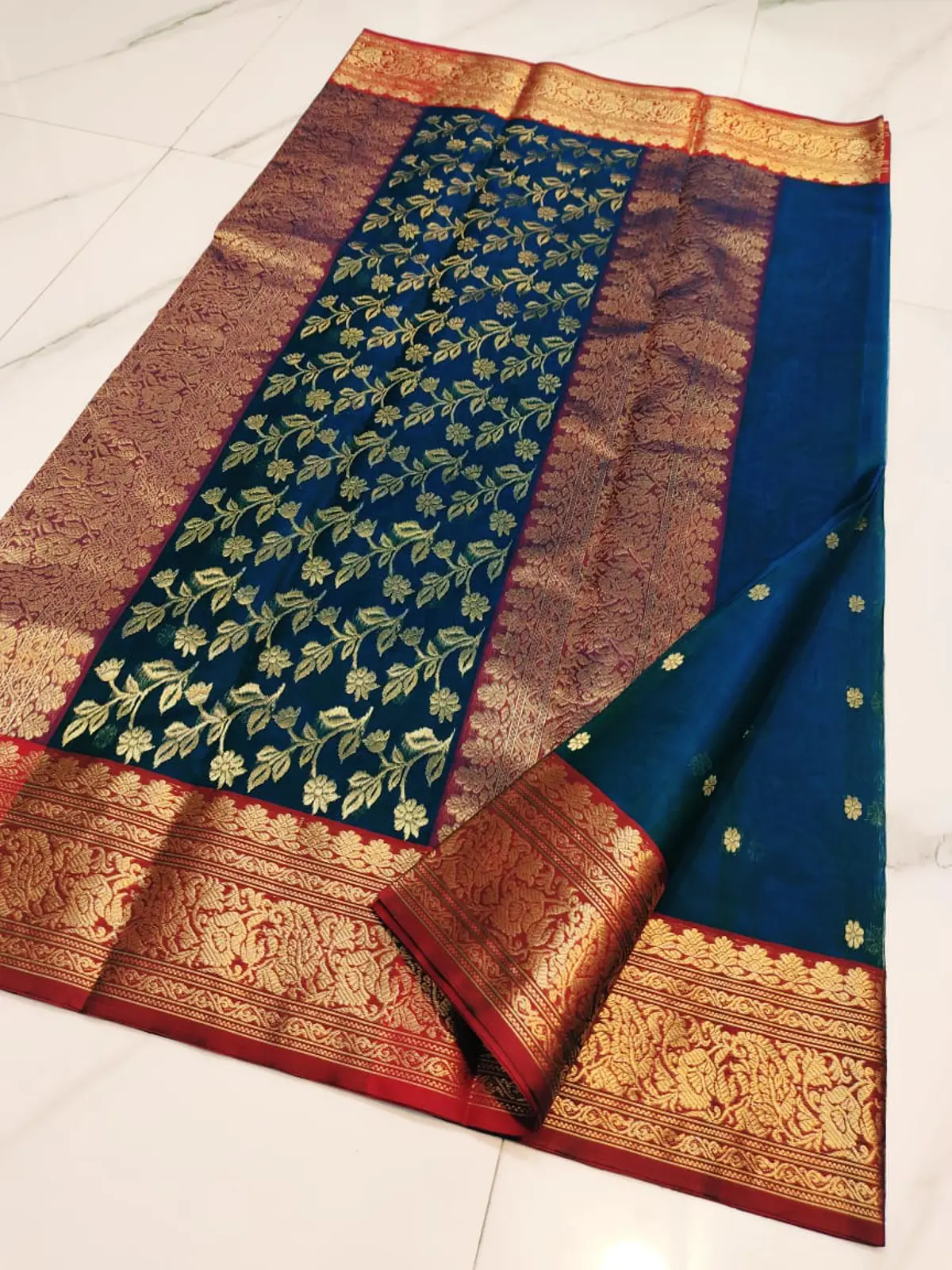 Handwoven Emerald Teal & Ruby Red with Antique Gold Zari Emerald Teal with Ruby Red Border and Floral Zari Kataan Silk - Authentic Chanderi Silk Saree Chanderi Saree - View 4