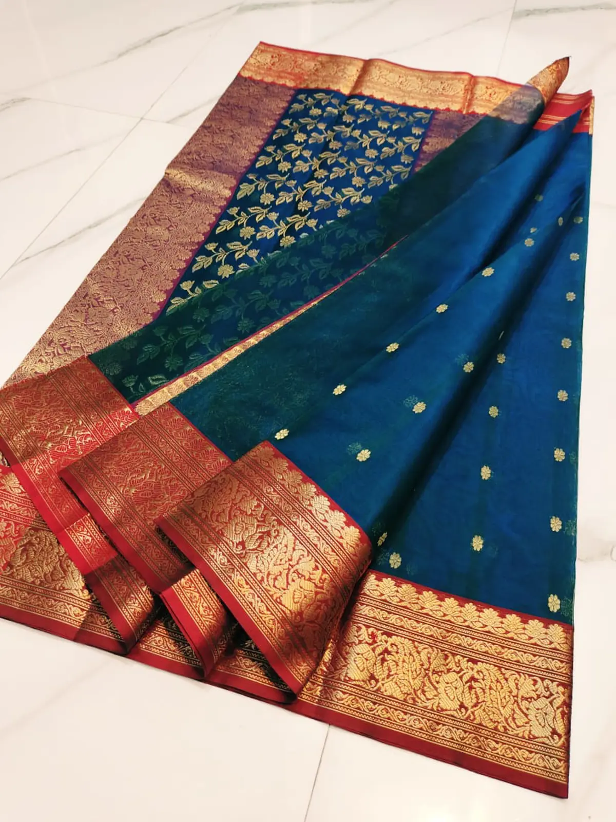 Handwoven Emerald Teal & Ruby Red with Antique Gold Zari Emerald Teal with Ruby Red Border and Floral Zari Kataan Silk - Authentic Chanderi Silk Saree Chanderi Saree - View 5