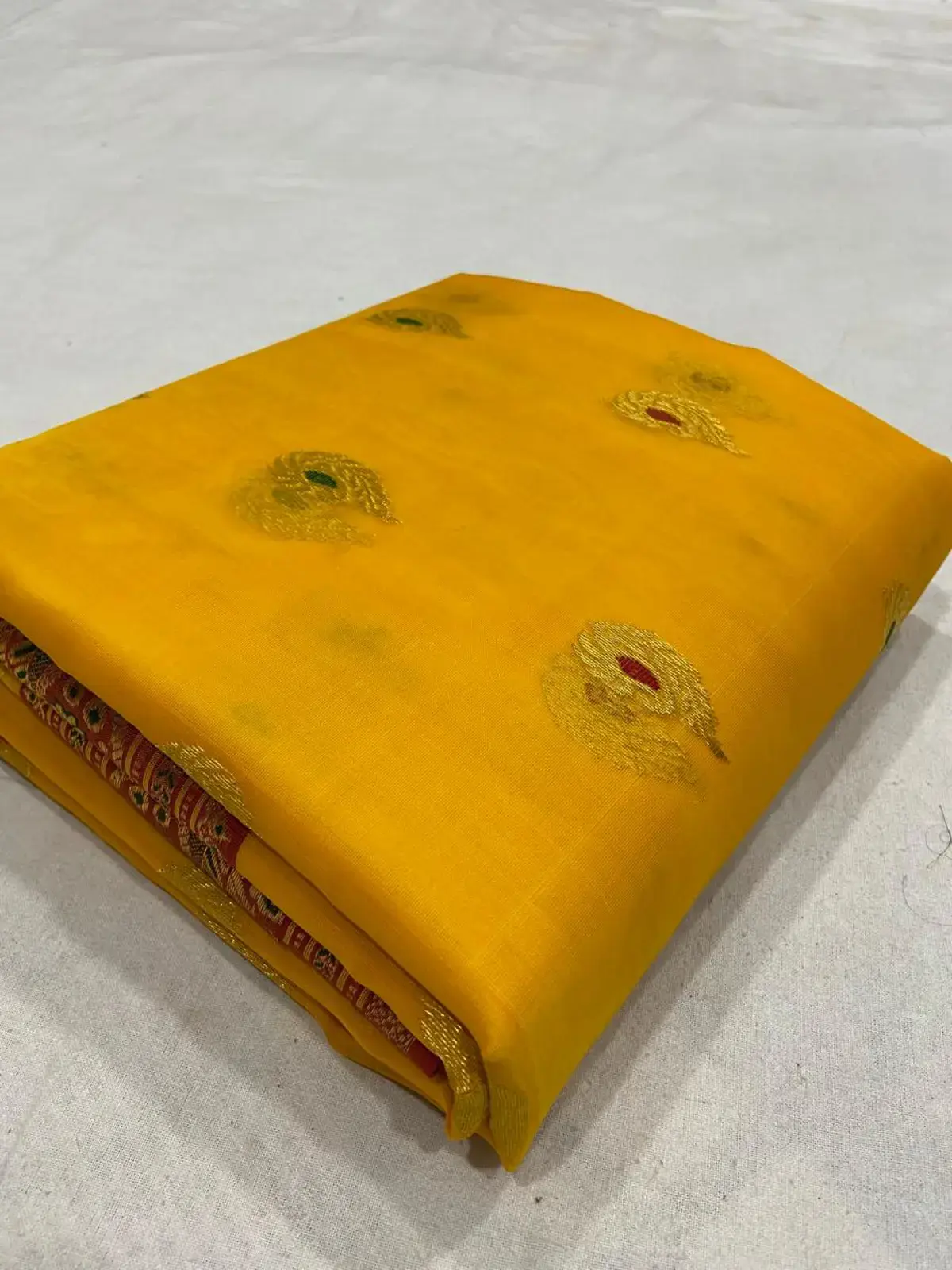 Handwoven Emerald Verdant & Antique Gold Emerald Verdant with Antique Gold Zari Bootis Chanderi Saree - Authentic Chanderi Silk Saree Chanderi Saree - View 5