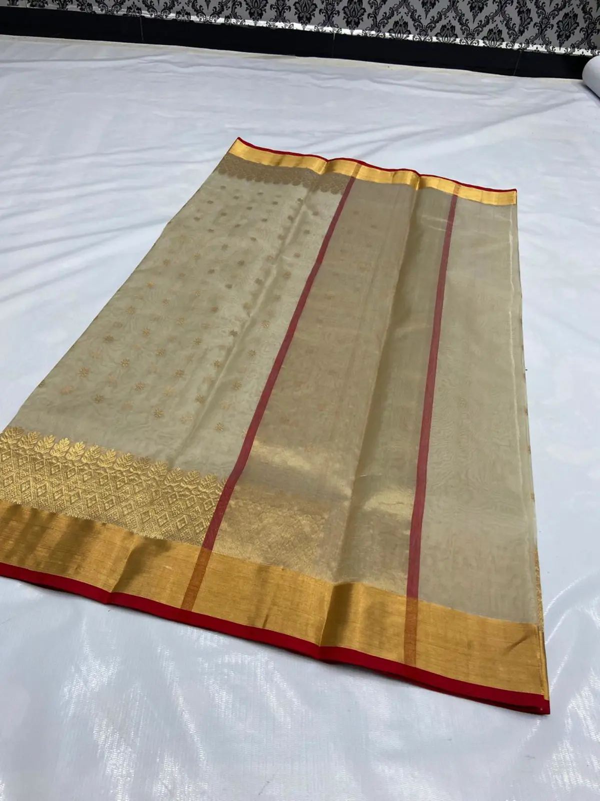 Handwoven Ethereal Ivory with Gilded Gold and Crimson Accents Ethereal Ivory with Gilded Gold and Crimson Accents Kataan Silk Saree - Authentic Chanderi Silk Saree Chanderi Saree - View 2