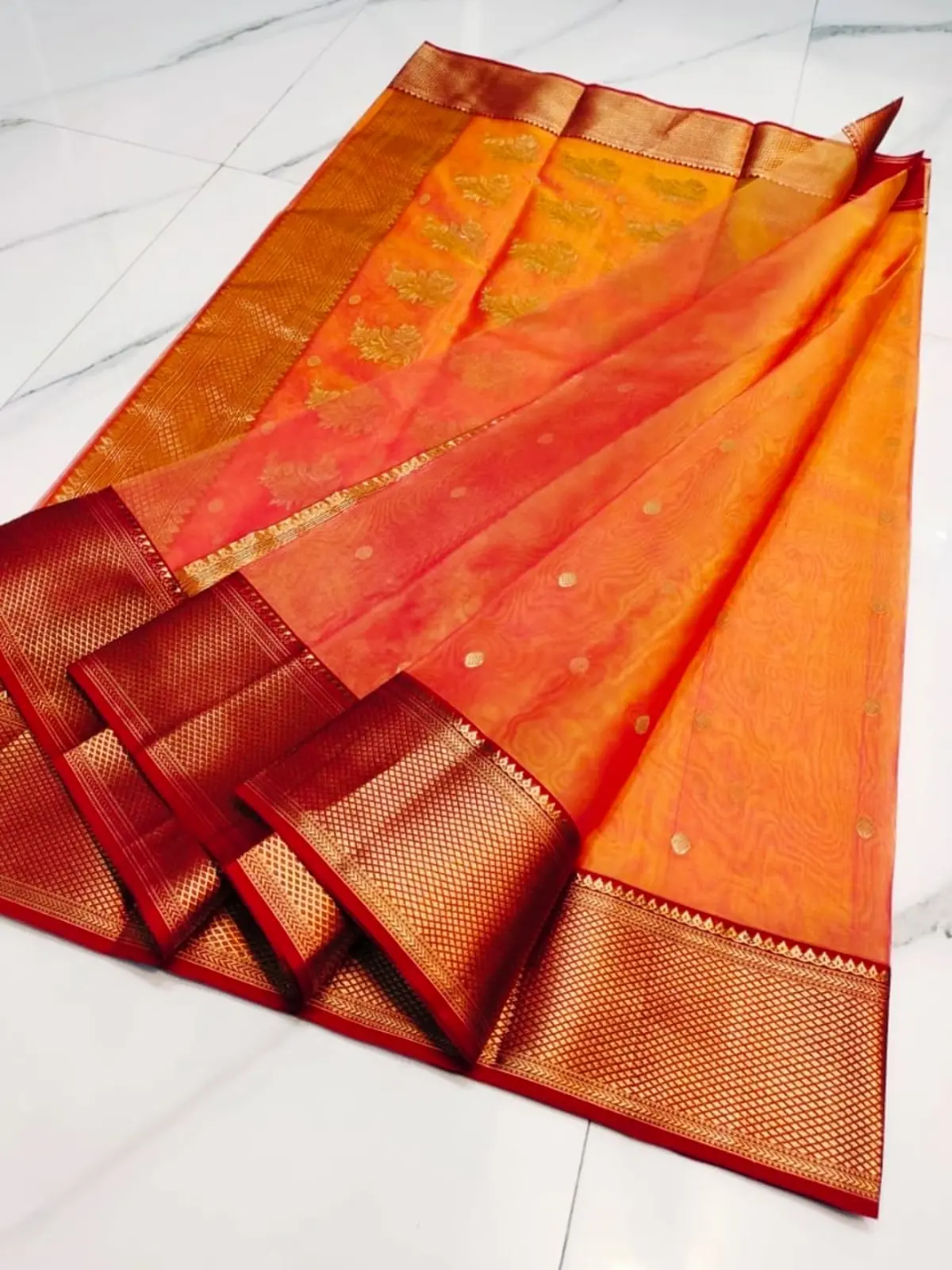 Handwoven Flamingo Coral & Crimson with Antique Gold Zari Flamingo Coral & Crimson with Antique Gold Zari Kataan Silk Saree - Authentic Chanderi Silk Saree Chanderi Saree - View 2