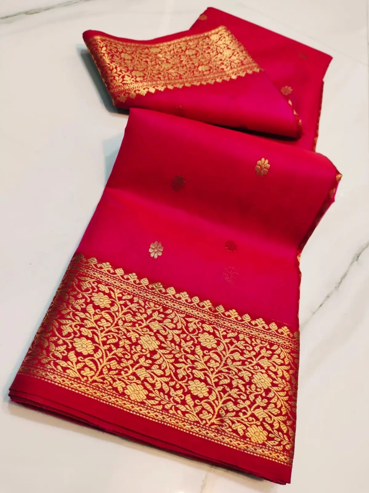 Fuchsia Bloom with Intricate Gold Zari Border Kataan Silk - Handloom Chanderi Saree