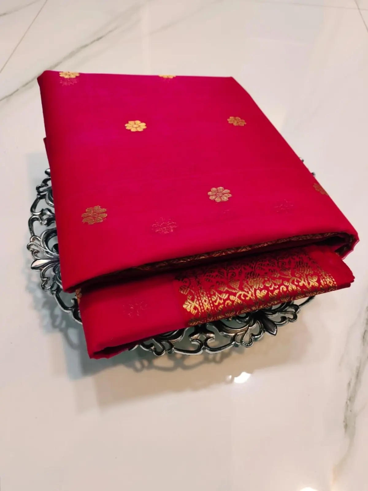 Handwoven Fuchsia Bloom Fuchsia Bloom with Intricate Gold Zari Border Kataan Silk - Authentic Chanderi Silk Saree Chanderi Saree - View 3