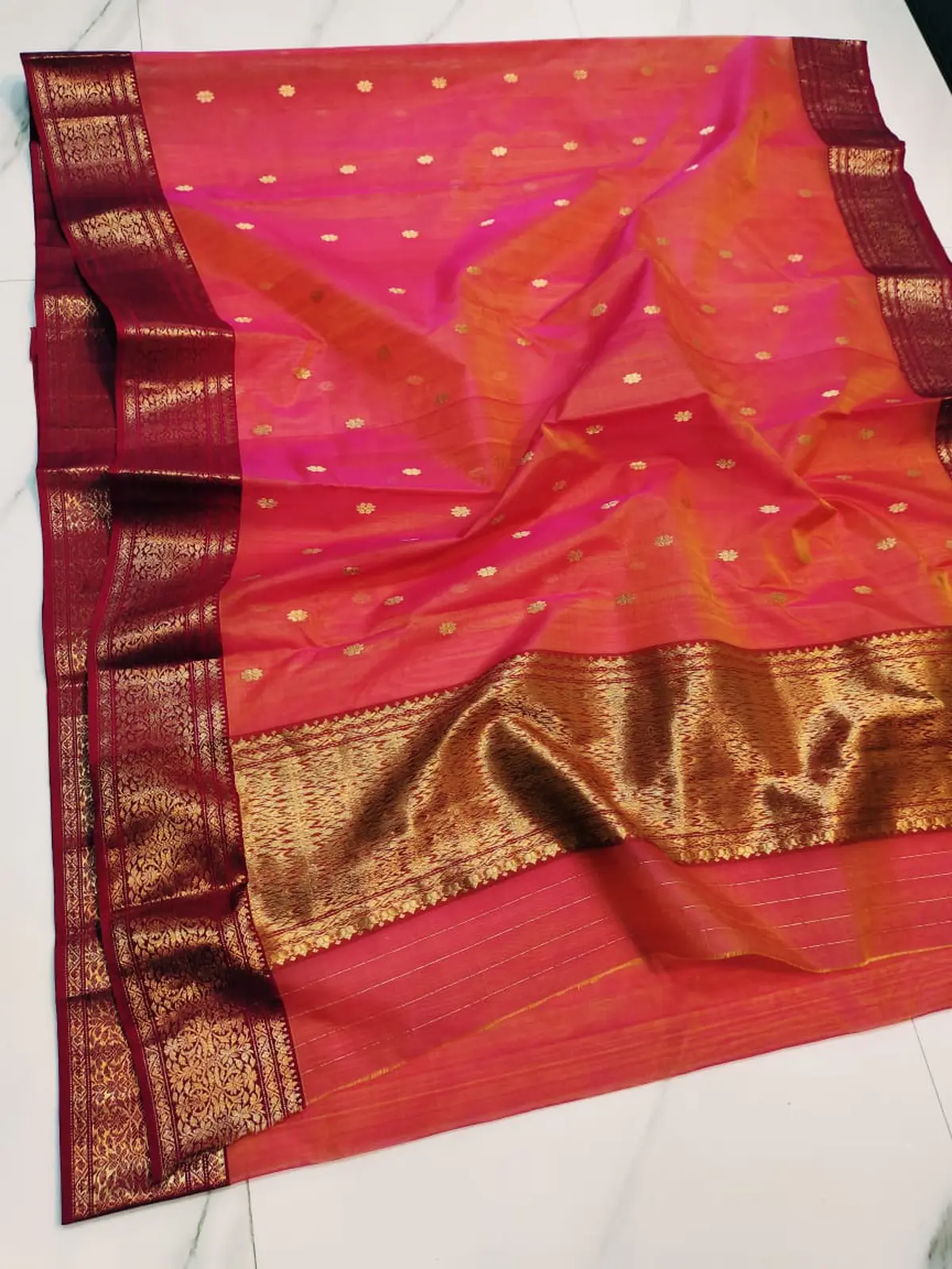 Handwoven Fuchsia-Coral Ombre & Crimson Gold Fuchsia-Coral Ombre and Crimson Gold Fuchsia-Coral Ombre with Opulent Gold Zari Weave Kataan Silk - Authentic Chanderi Silk Saree Chanderi Saree - View 3