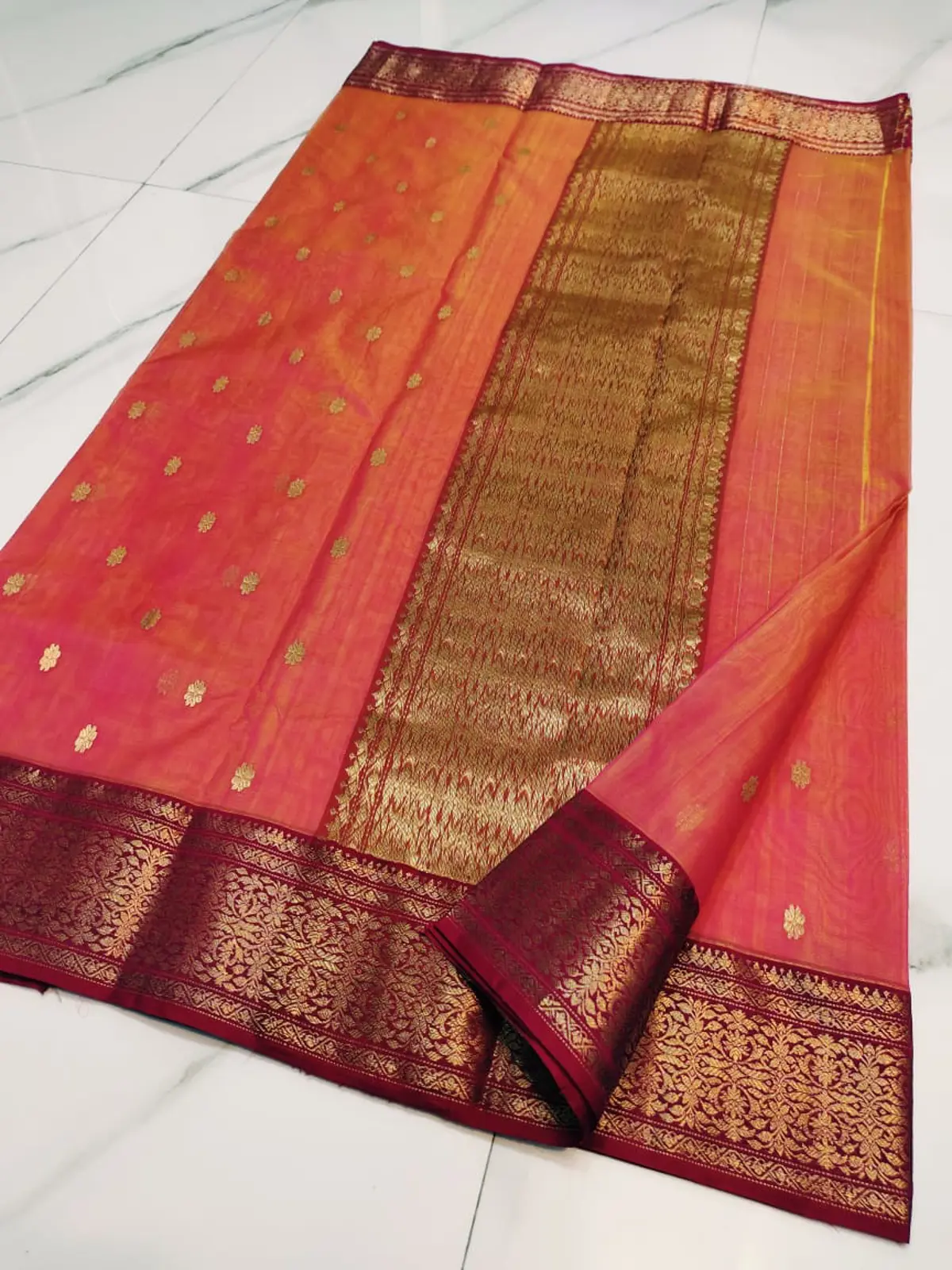 Handwoven Fuchsia-Coral Ombre & Crimson Gold Fuchsia-Coral Ombre and Crimson Gold Fuchsia-Coral Ombre with Opulent Gold Zari Weave Kataan Silk - Authentic Chanderi Silk Saree Chanderi Saree - View 4