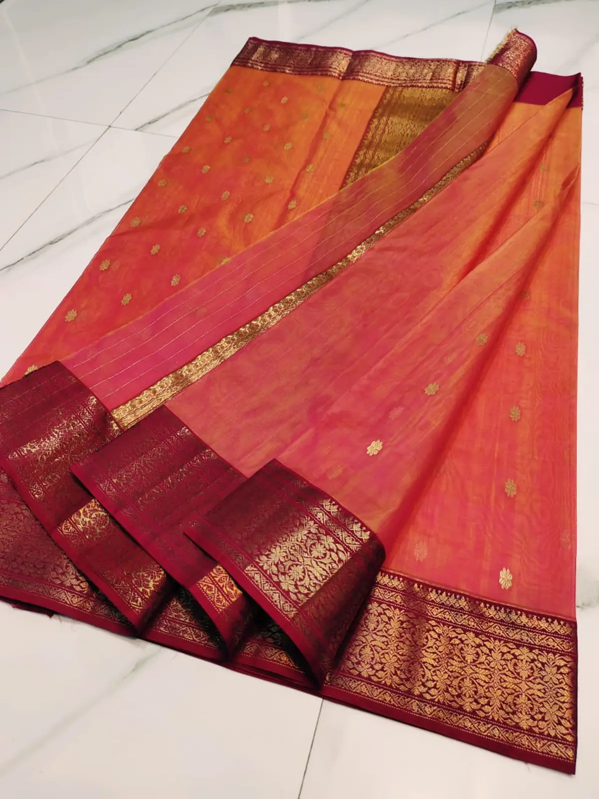 Handwoven Fuchsia-Coral Ombre & Crimson Gold Fuchsia-Coral Ombre and Crimson Gold Fuchsia-Coral Ombre with Opulent Gold Zari Weave Kataan Silk - Authentic Chanderi Silk Saree Chanderi Saree - View 5