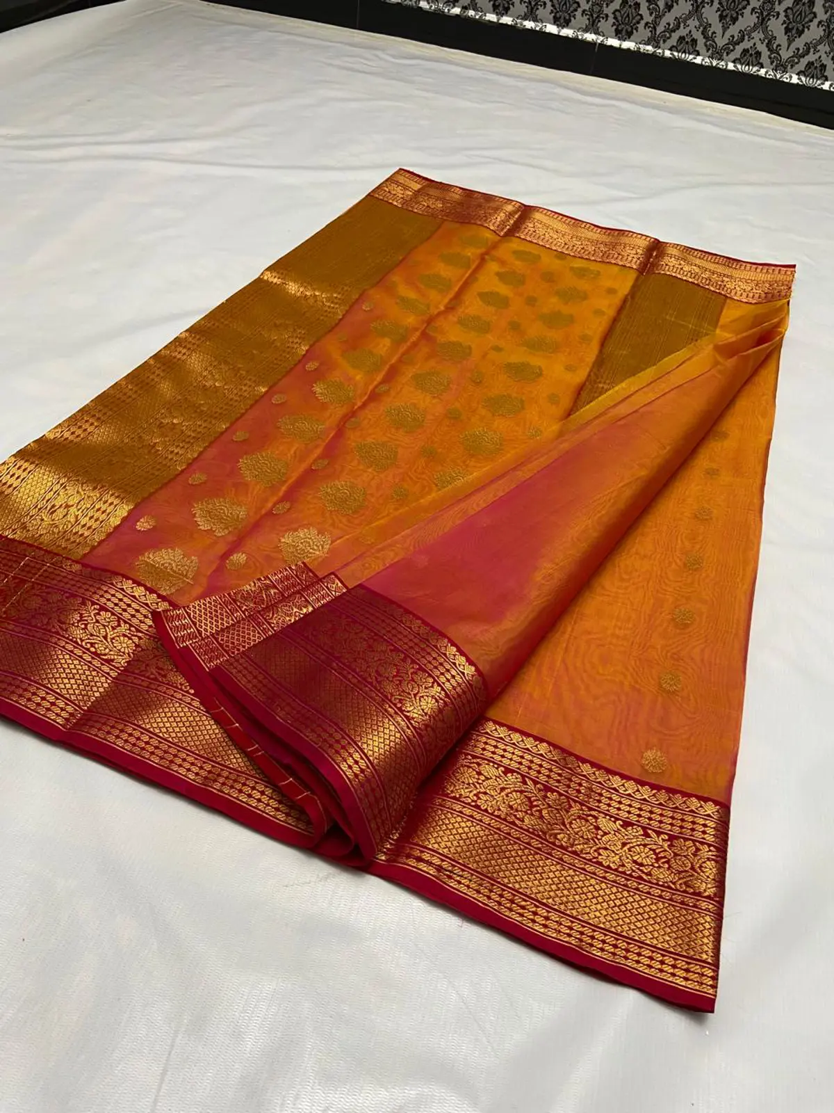 Handwoven Fuchsia-Kissed Peach Ombre with Ruby Red Border and Antique Gold Zari Fuchsia-Kissed Peach Ombre Chanderi Saree with Ruby Red Border & Antique Gold Zari - Authentic Chanderi Silk Saree Chanderi Saree - View 4