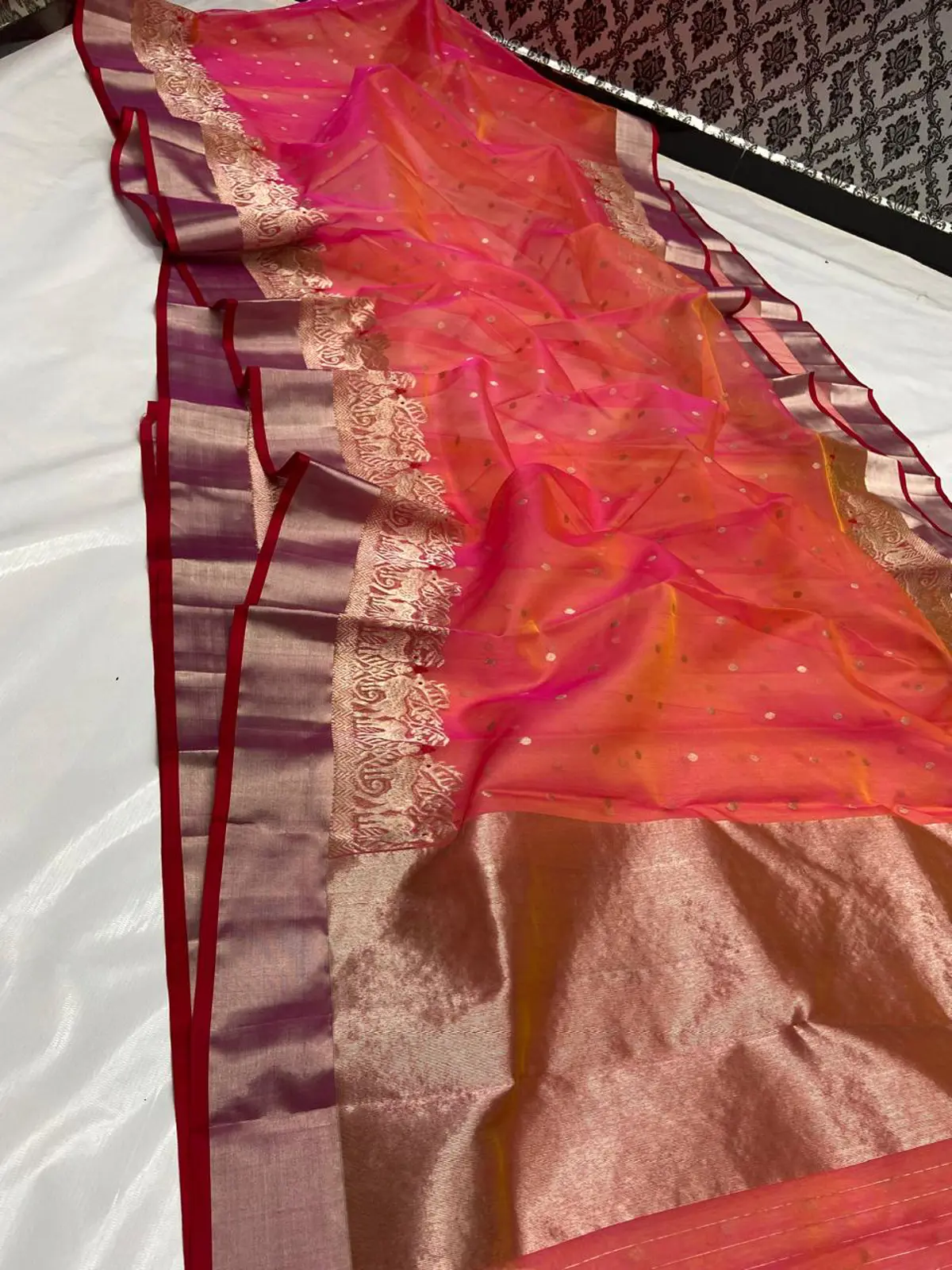 Handwoven Fuchsia Sunset Ombre & Antique Gold Fuchsia Sunset Ombre & Antique Gold Kataan Silk Saree - Authentic Chanderi Silk Saree Chanderi Saree