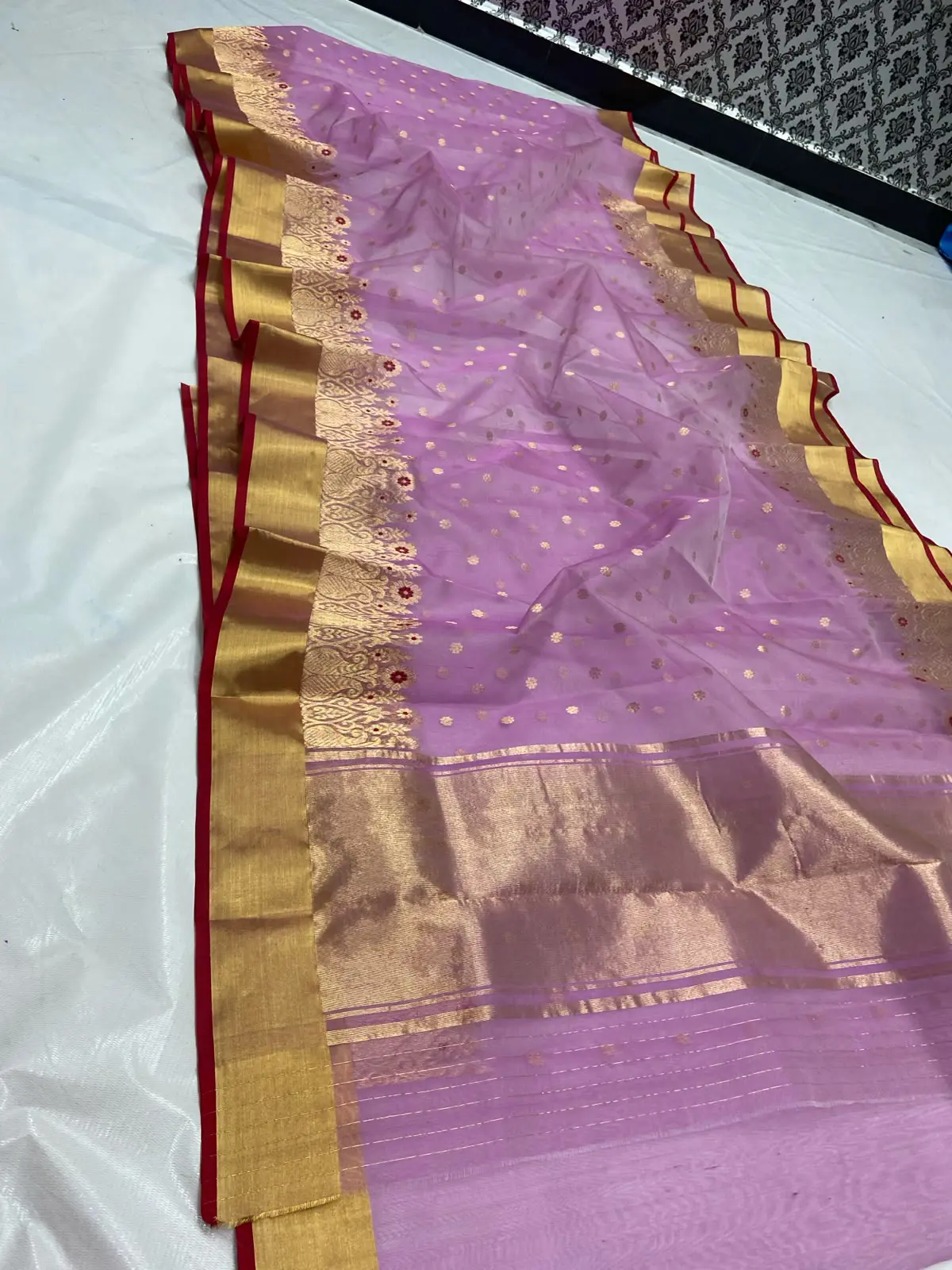 Handwoven Gossamer Lilac & Opulent Gold with Vermilion Accents Gossamer Lilac & Opulent Gold with Vermilion Accents Kataan Silk Saree - Authentic Chanderi Silk Saree Chanderi Saree - View 1