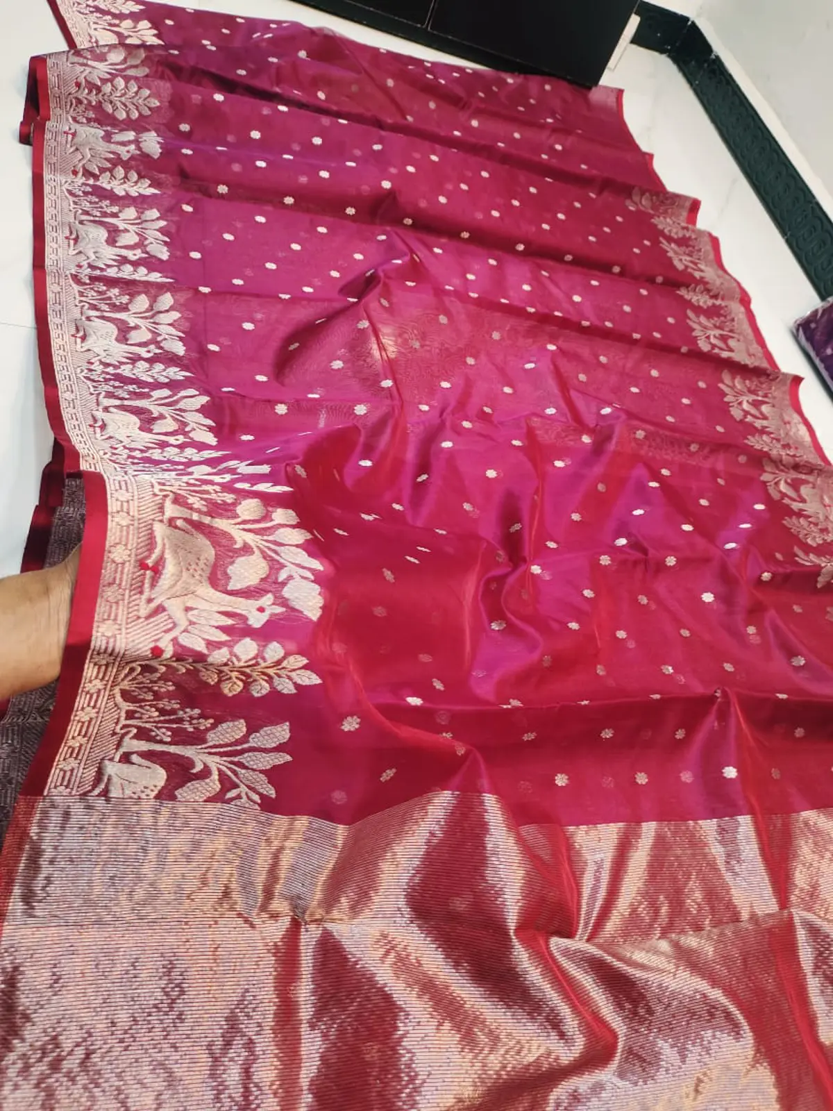 Handwoven Imperial Magenta & Silver Imperial Magenta & Silver Pattu Silk Saree - Authentic Chanderi Silk Saree Chanderi Saree - View 1