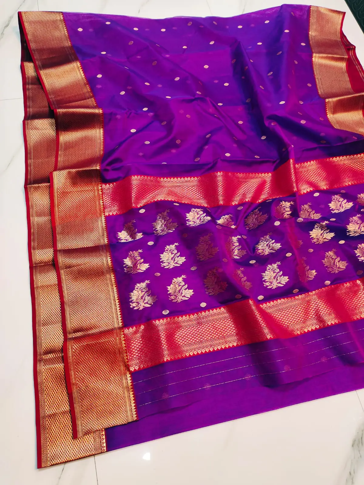 Handwoven Imperial Magenta & Ruby Red Imperial Magenta with Ruby Red Kadiyal Border and Gold Zari Buttis Chanderi Silk - Authentic Chanderi Silk Saree Chanderi Saree - View 3